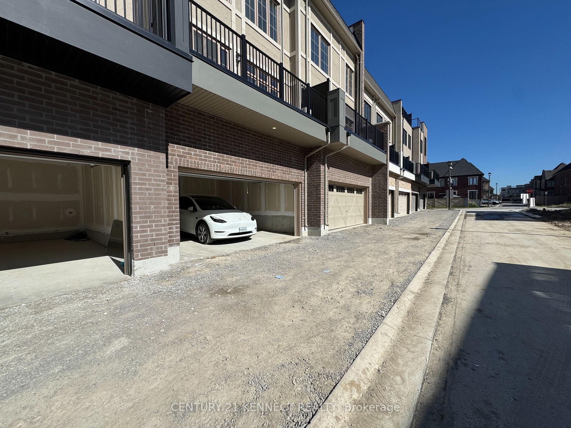 Photo 5 of 51 York Downs Boulevard, Markham, Angus Glen — HOMEH