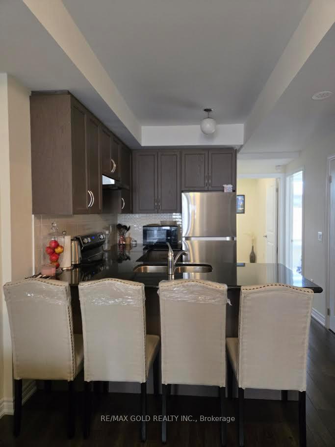 Photo 7 of Unit 202, 30 Halliford Place, Brampton, Brampton East — HOMEH