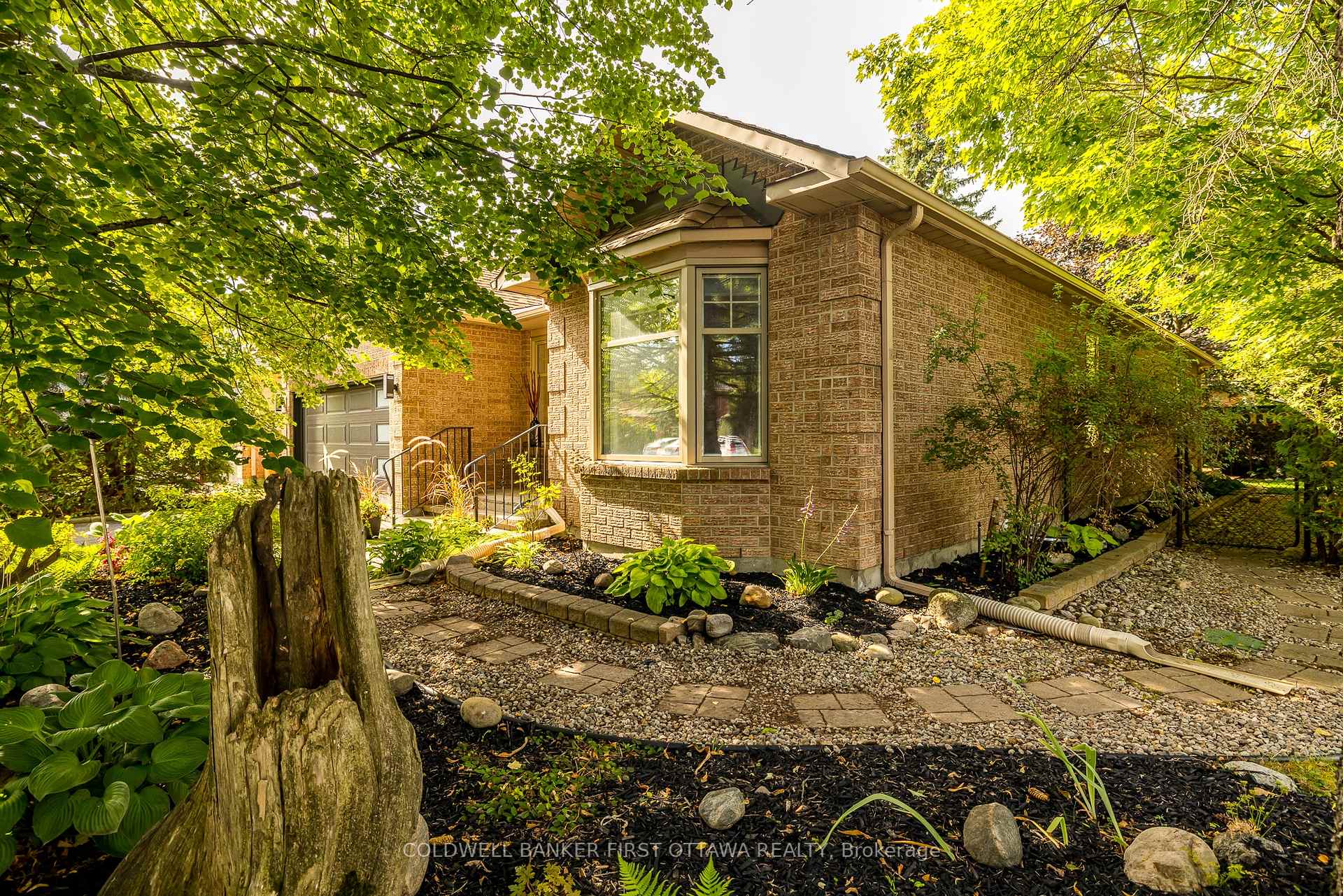 Photo 2 of 9 Lone Meadow Trail, Ottawa, Stittsville (Central) — HOMEH
