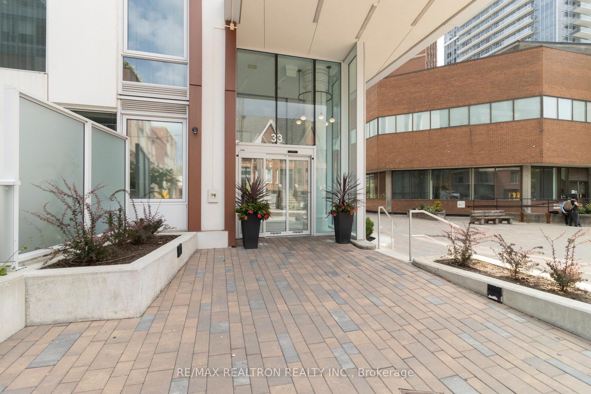 Photo 5 of Unit 2207, 33 Helendale Avenue, Toronto, Yonge-Eglinton — HOMEH