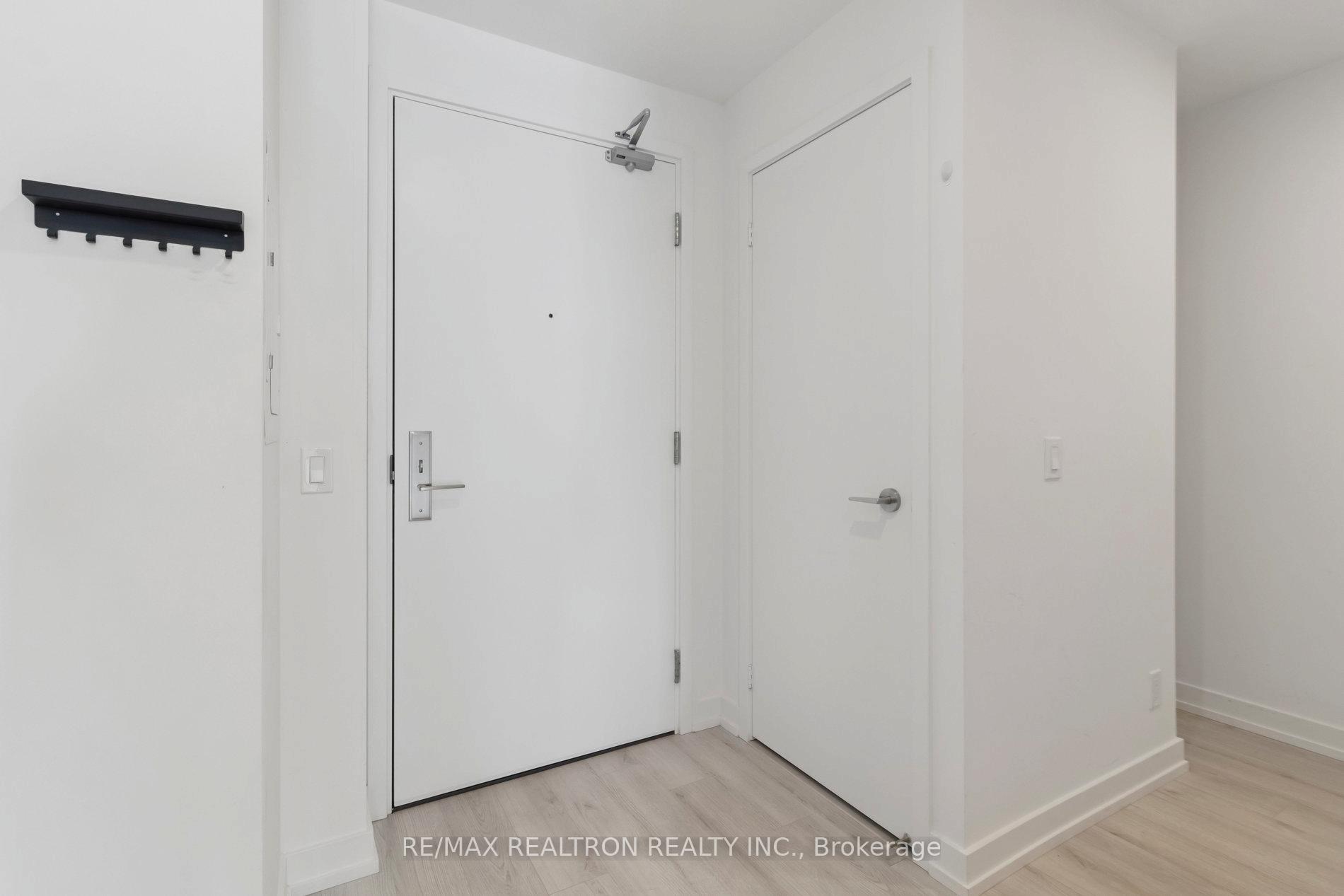 Photo 10 of Unit 2207, 33 Helendale Avenue, Toronto, Yonge-Eglinton — HOMEH