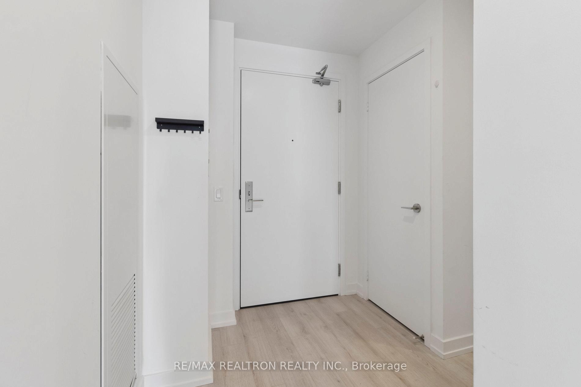 Photo 11 of Unit 2207, 33 Helendale Avenue, Toronto, Yonge-Eglinton — HOMEH