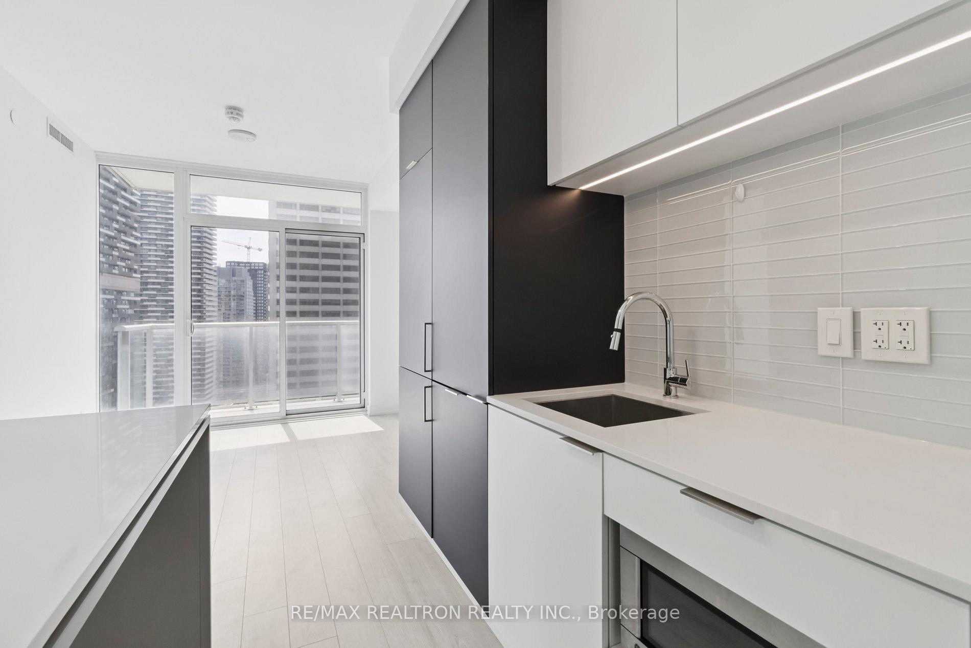 Photo 28 of Unit 2207, 33 Helendale Avenue, Toronto, Yonge-Eglinton — HOMEH