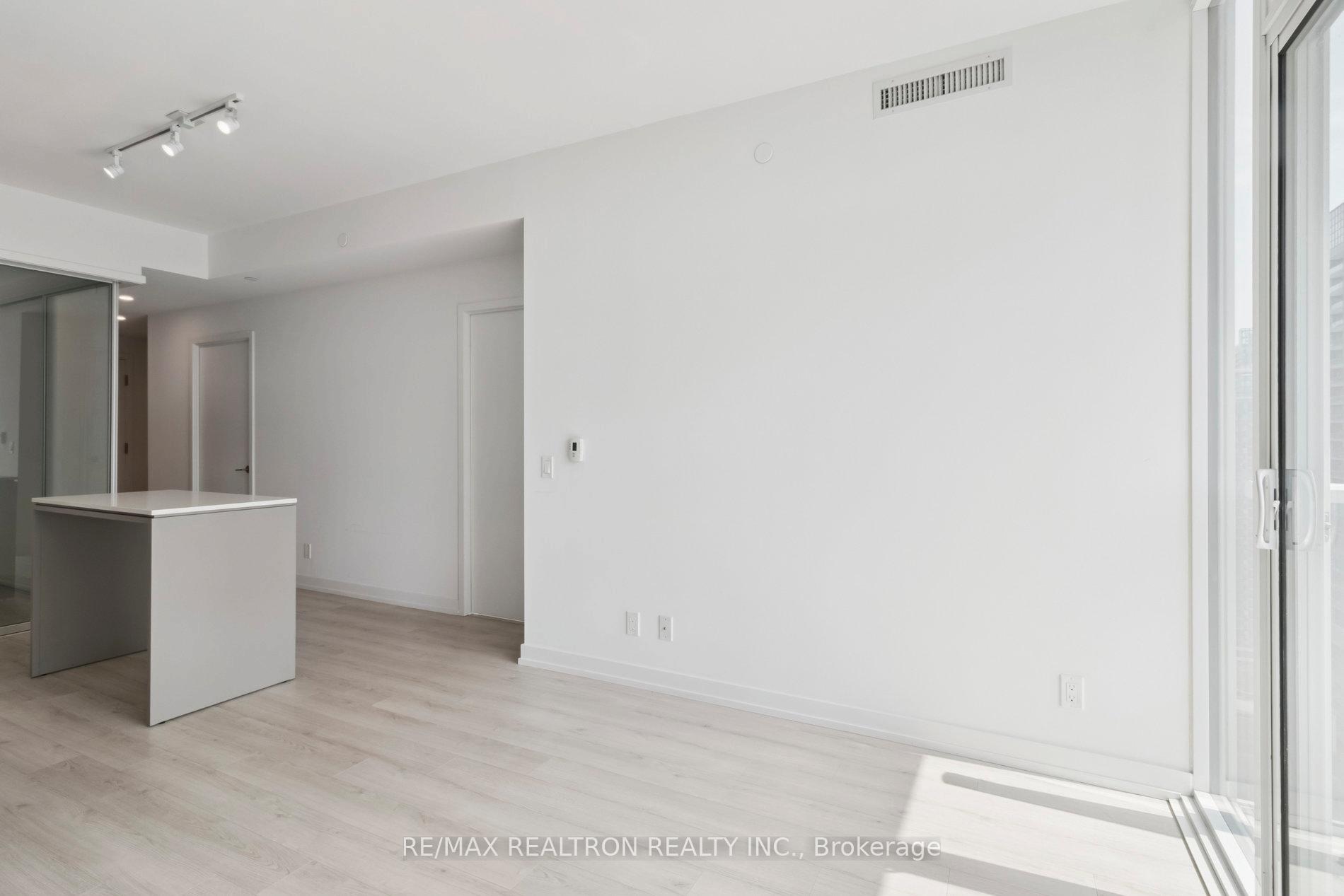 Photo 34 of Unit 2207, 33 Helendale Avenue, Toronto, Yonge-Eglinton — HOMEH