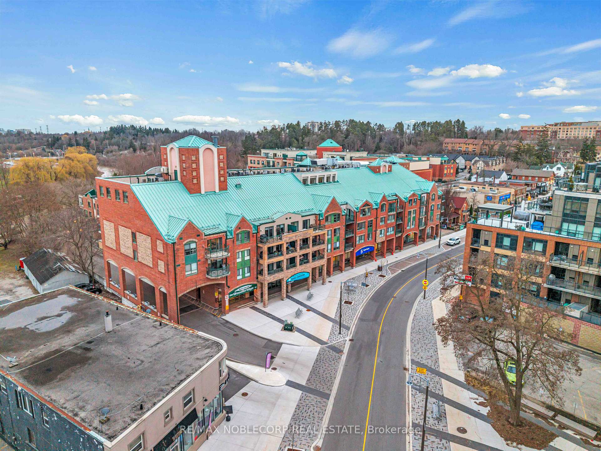 Front of Unit 319, 121 Woodbridge Avenue