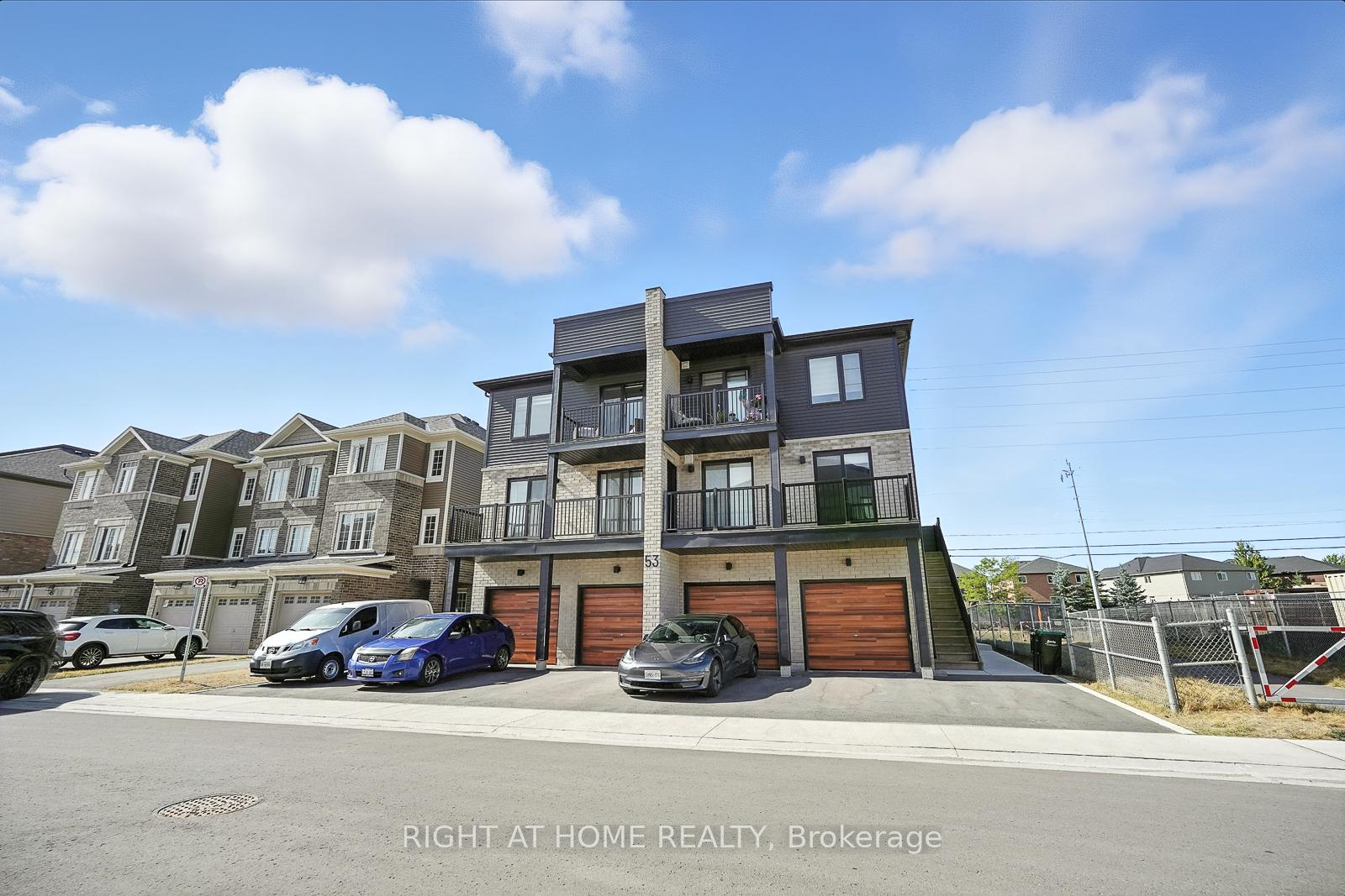 Photo 2 of Unit 3, 53 Pumpkin Corner Crescent, Barrie, Innis-Shore — HOMEH