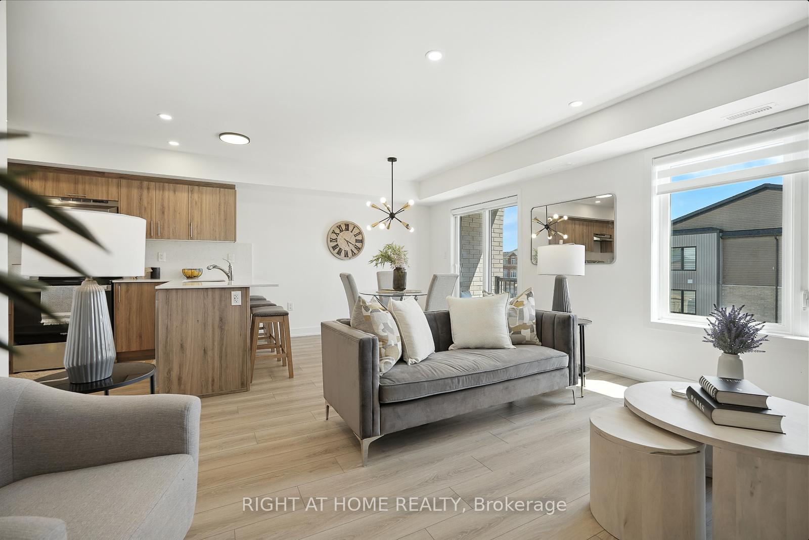 Photo 13 of Unit 3, 53 Pumpkin Corner Crescent, Barrie, Innis-Shore — HOMEH