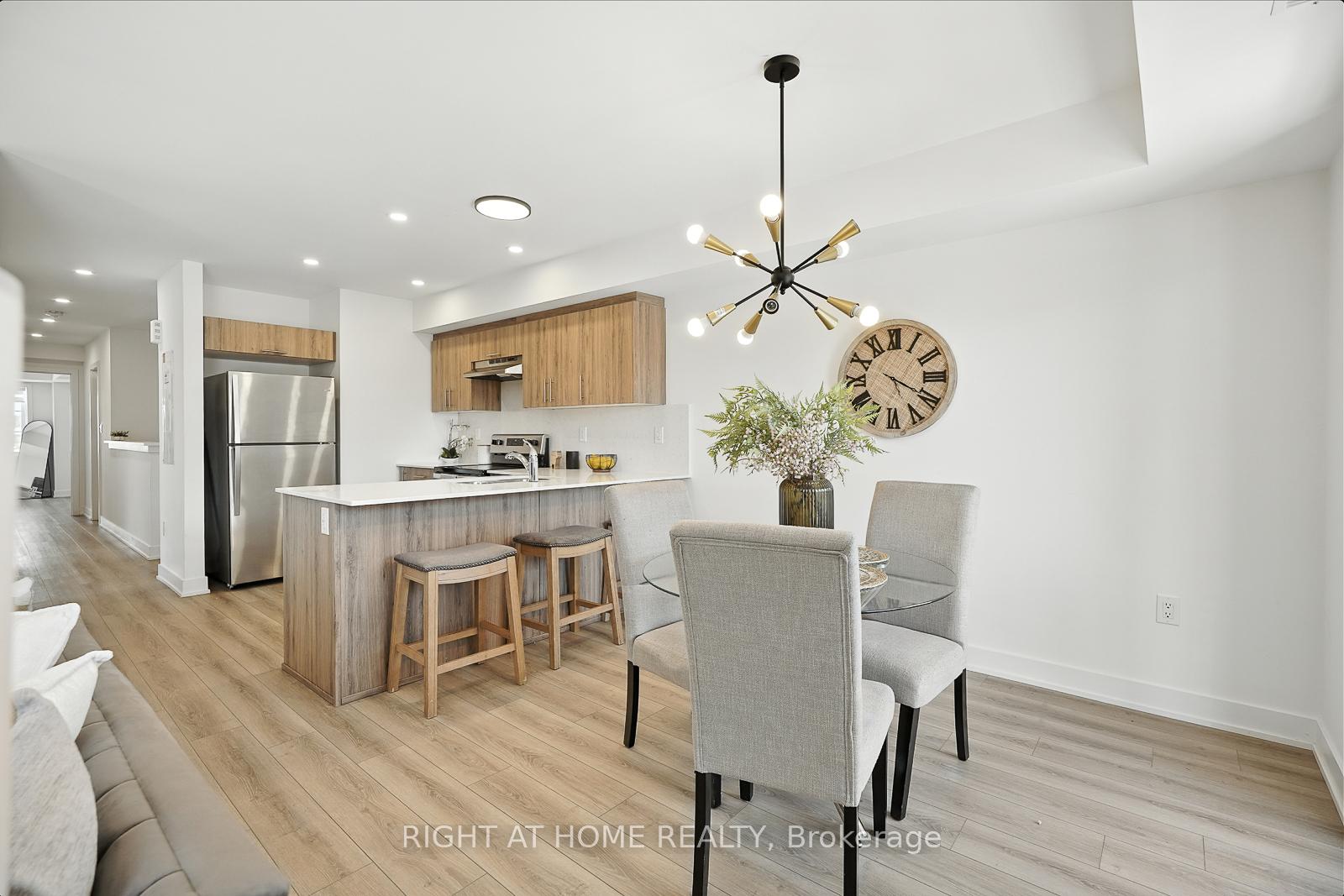 Photo 16 of Unit 3, 53 Pumpkin Corner Crescent, Barrie, Innis-Shore — HOMEH