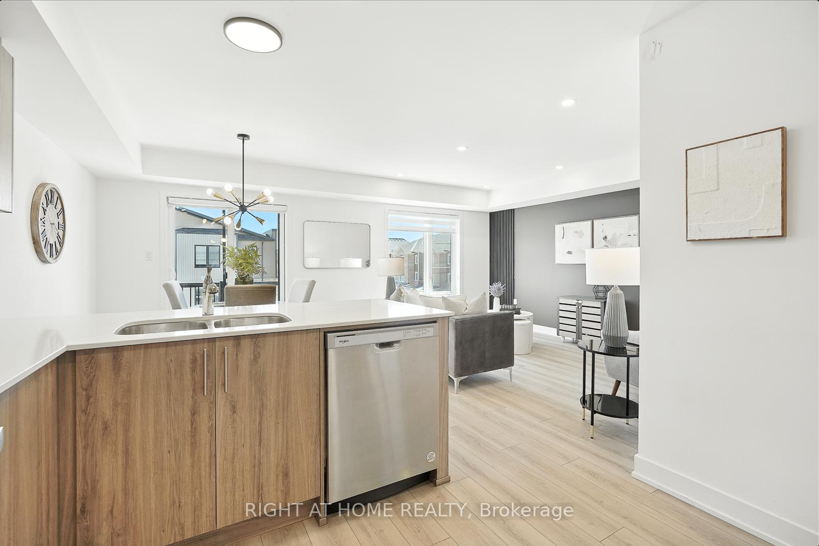 Photo 20 of Unit 3, 53 Pumpkin Corner Crescent, Barrie, Innis-Shore — HOMEH