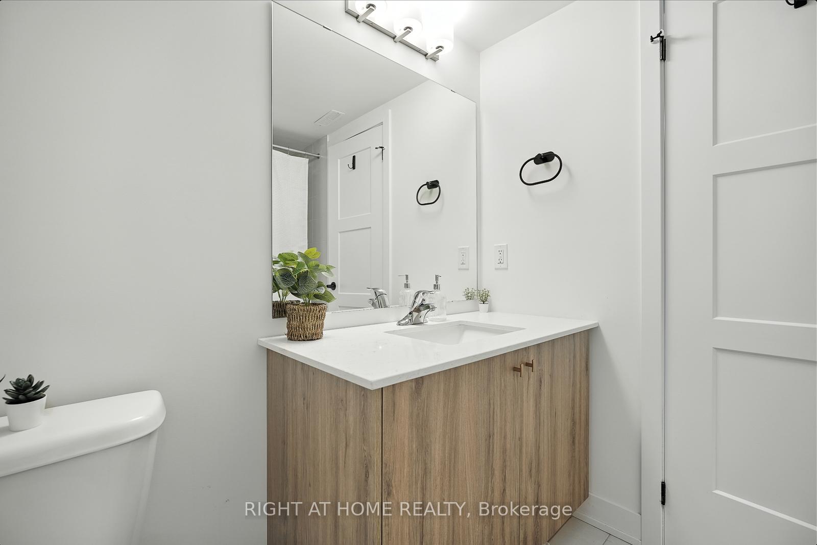 Photo 25 of Unit 3, 53 Pumpkin Corner Crescent, Barrie, Innis-Shore — HOMEH