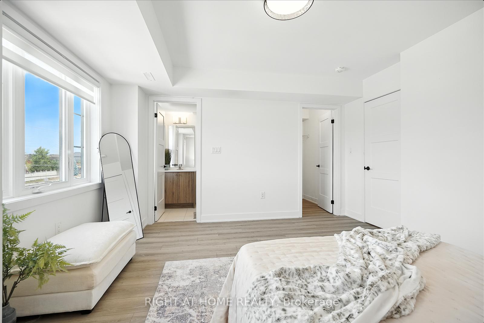 Photo 28 of Unit 3, 53 Pumpkin Corner Crescent, Barrie, Innis-Shore — HOMEH