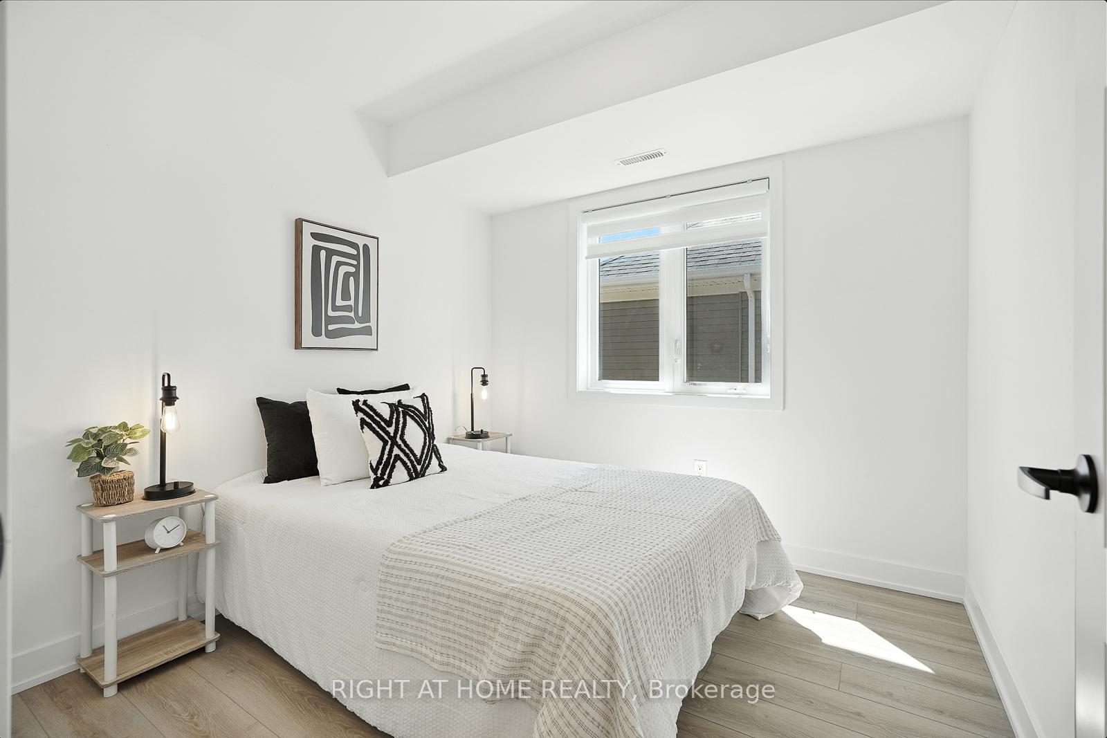 Photo 32 of Unit 3, 53 Pumpkin Corner Crescent, Barrie, Innis-Shore — HOMEH