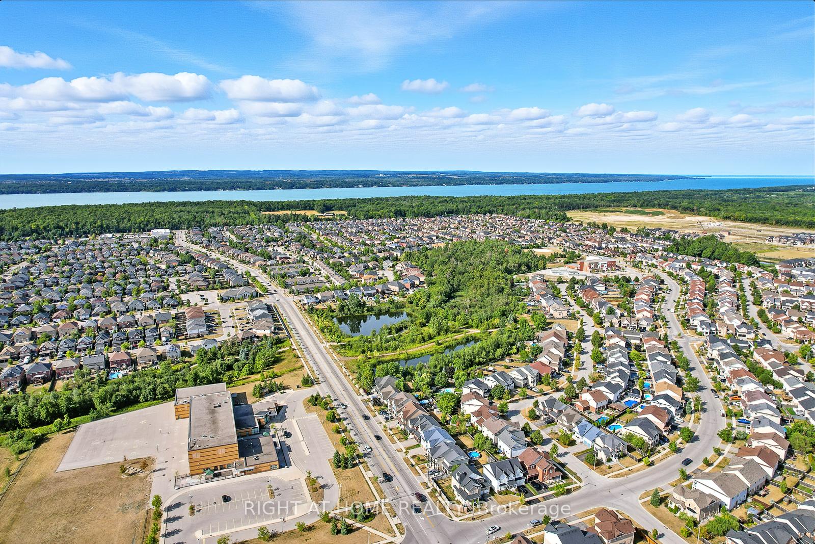 Photo 39 of Unit 3, 53 Pumpkin Corner Crescent, Barrie, Innis-Shore — HOMEH