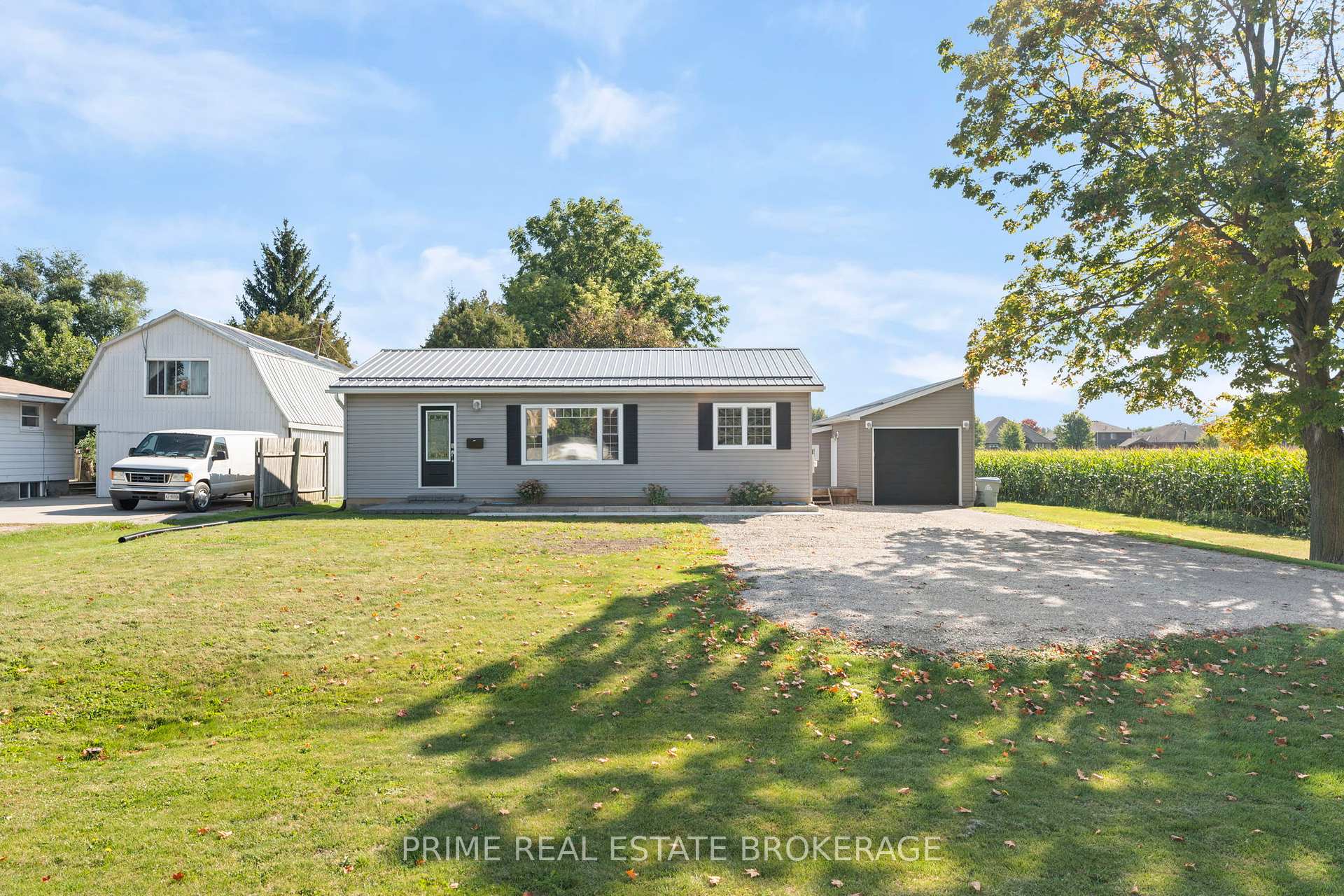 Photo 3 of 28346 Centre Road, Strathroy-Caradoc, Rural Strathroy-Caradoc — HOMEH