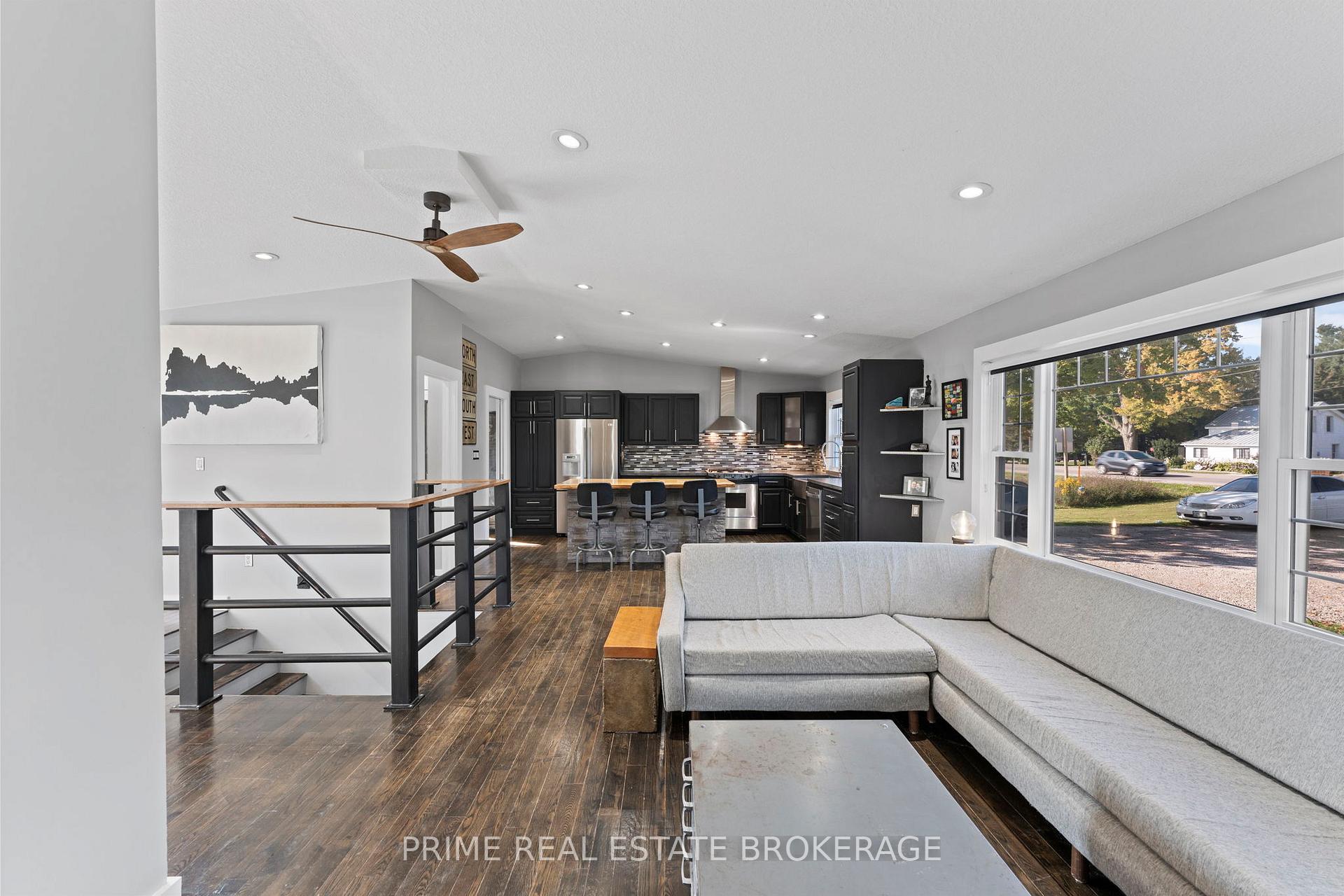 Photo 8 of 28346 Centre Road, Strathroy-Caradoc, Rural Strathroy-Caradoc — HOMEH