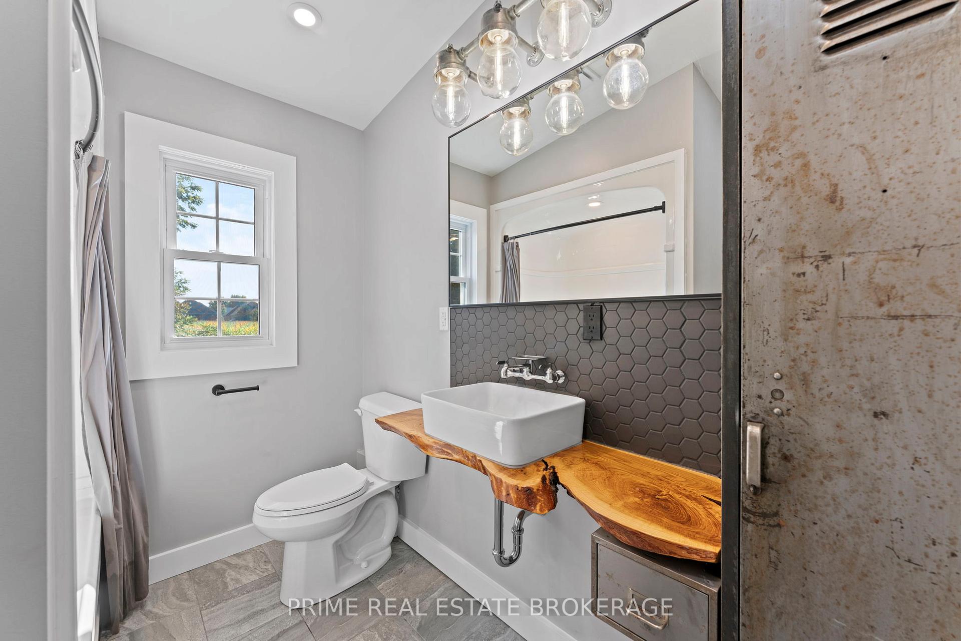Photo 17 of 28346 Centre Road, Strathroy-Caradoc, Rural Strathroy-Caradoc — HOMEH