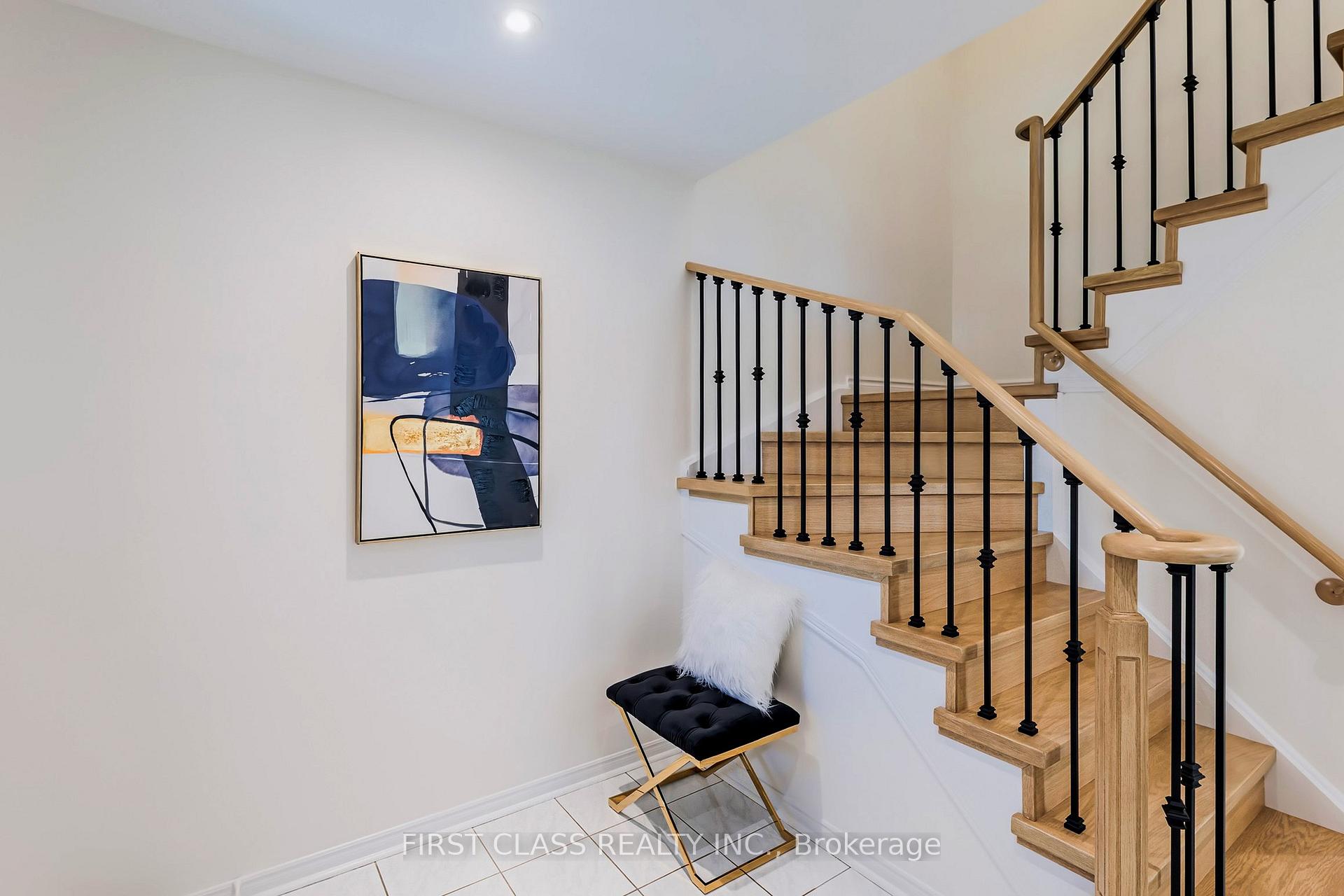 Photo 4 of 53 Manston Crescent, Markham, Milliken Mills East — HOMEH