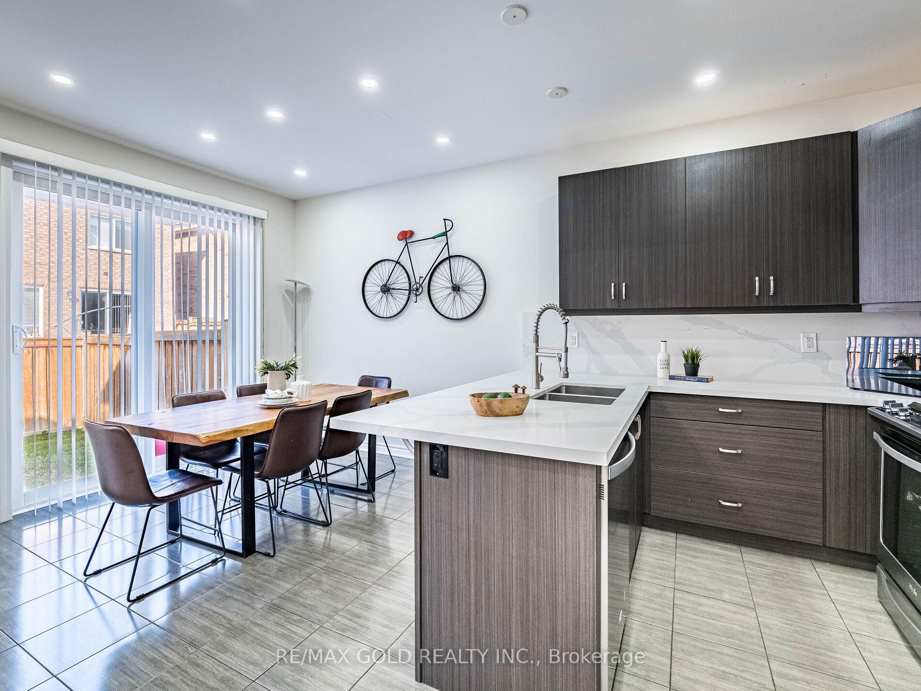 Photo 15 of 36 Feeder Street, Brampton, Northwest Brampton — HOMEH