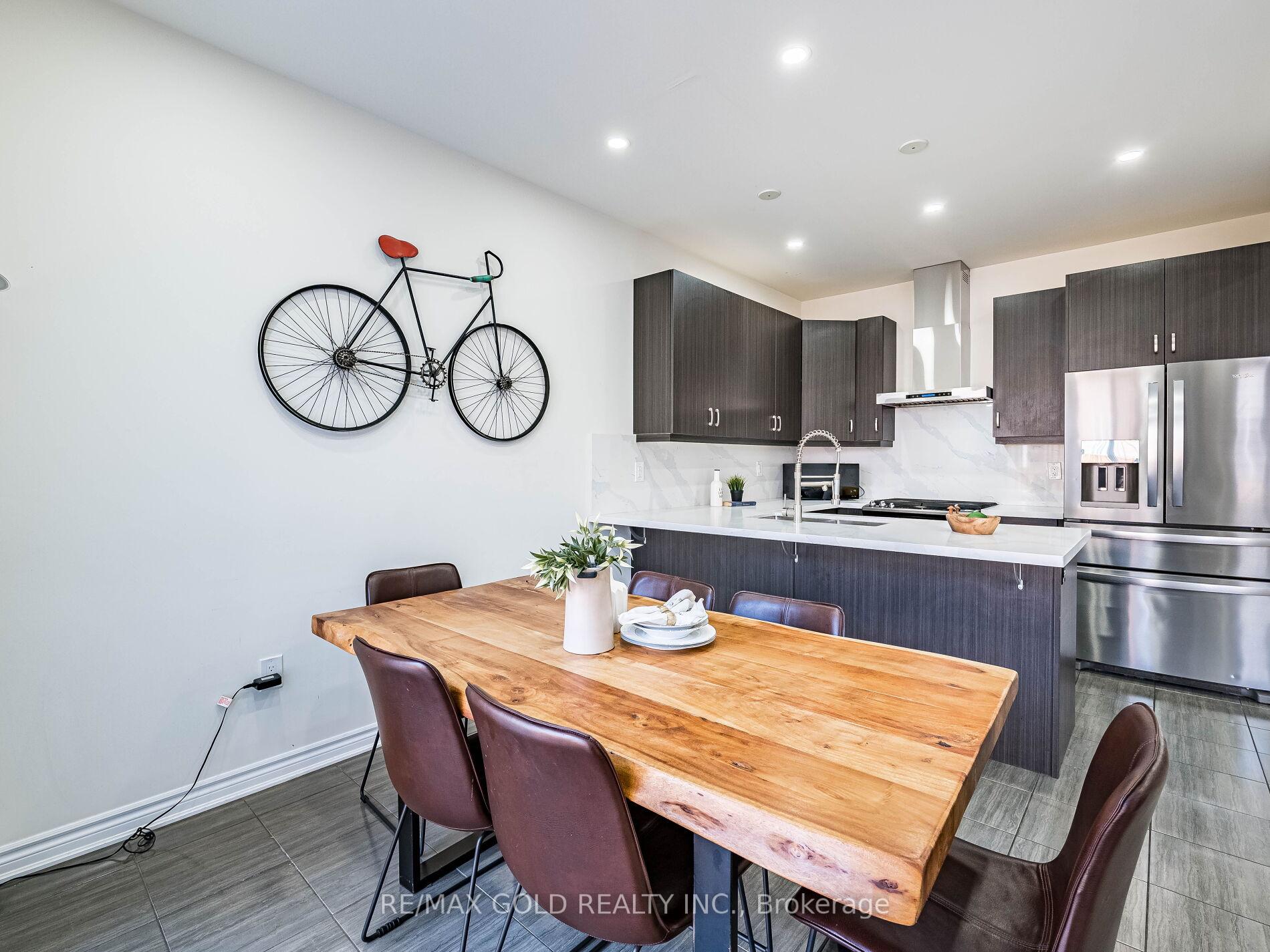 Photo 16 of 36 Feeder Street, Brampton, Northwest Brampton — HOMEH