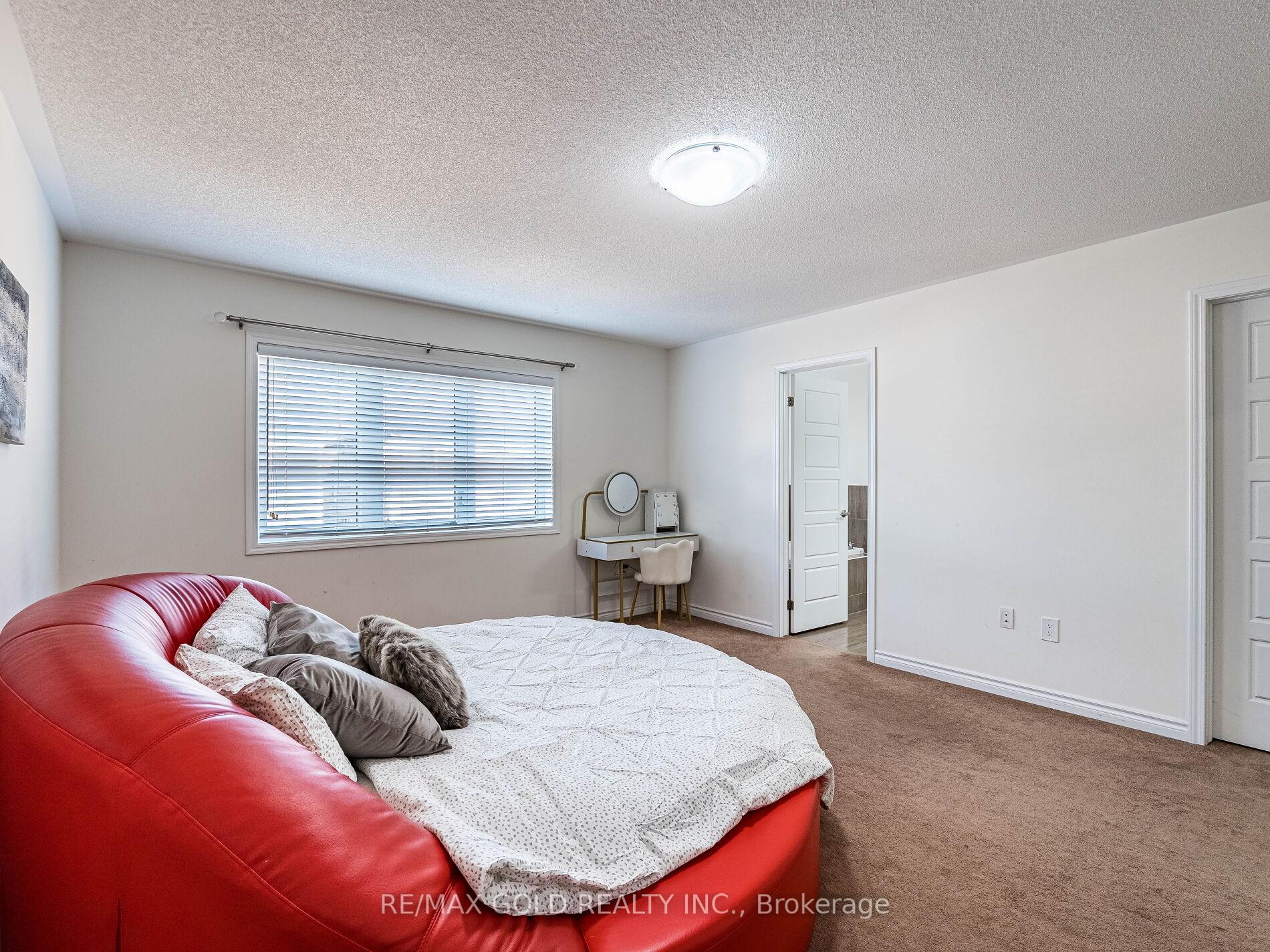 Photo 20 of 36 Feeder Street, Brampton, Northwest Brampton — HOMEH
