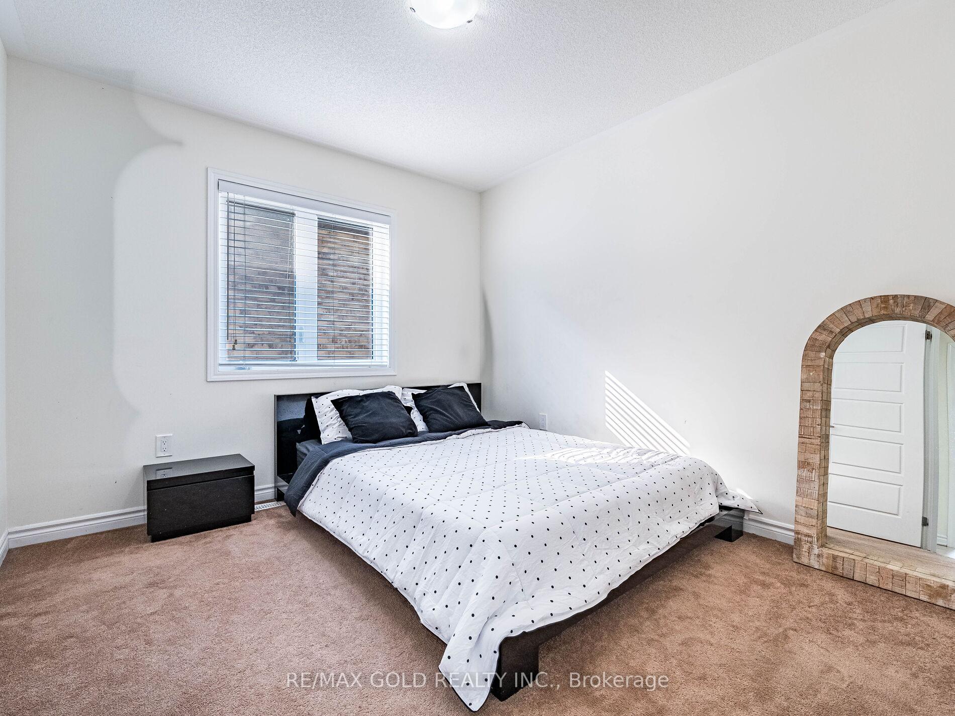 Photo 24 of 36 Feeder Street, Brampton, Northwest Brampton — HOMEH