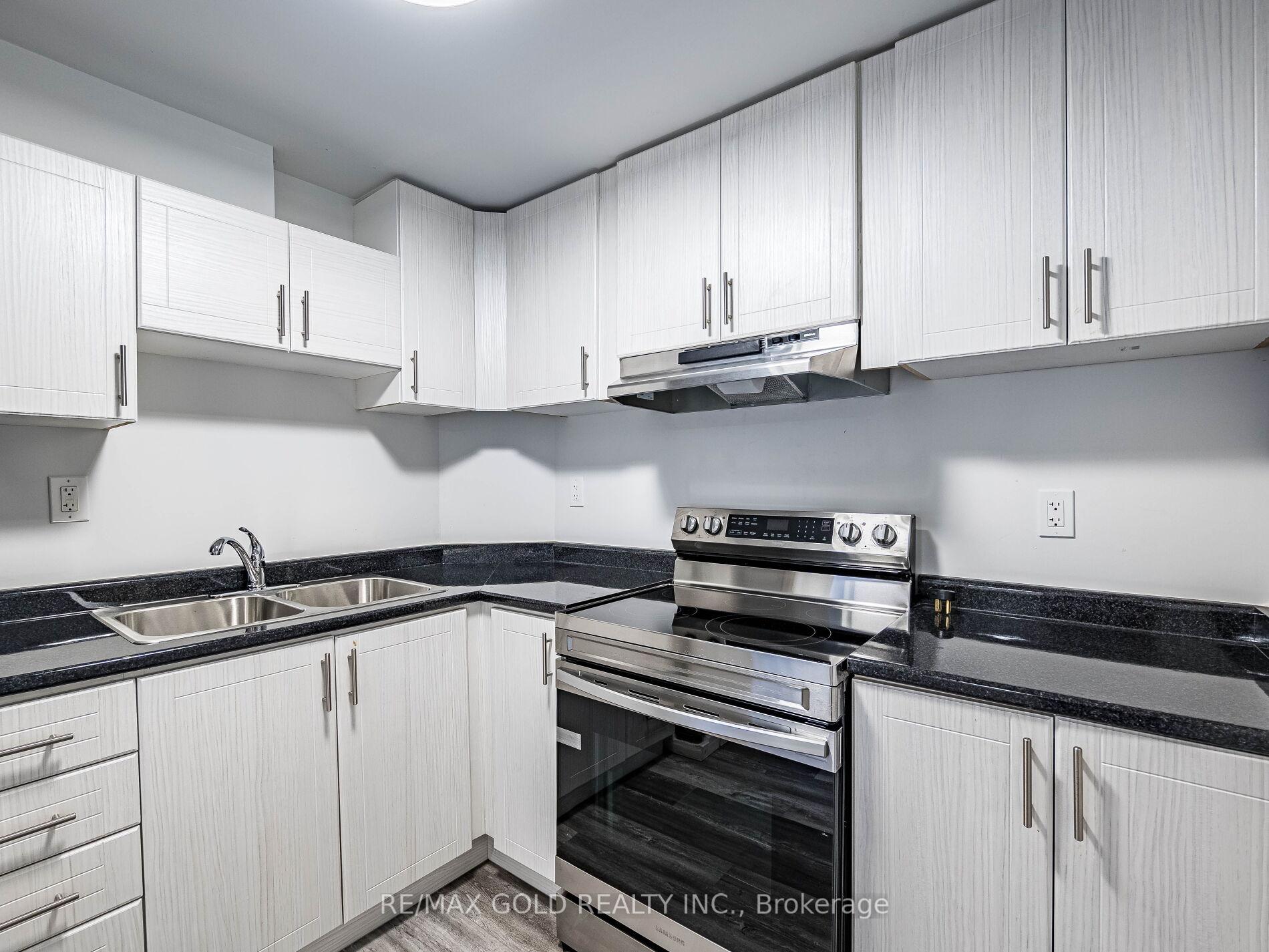 Photo 32 of 36 Feeder Street, Brampton, Northwest Brampton — HOMEH