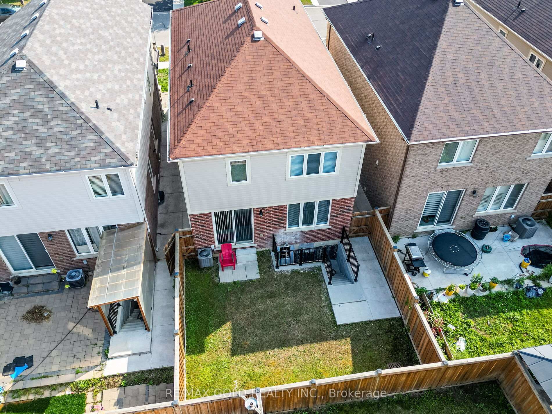 Photo 38 of 36 Feeder Street, Brampton, Northwest Brampton — HOMEH