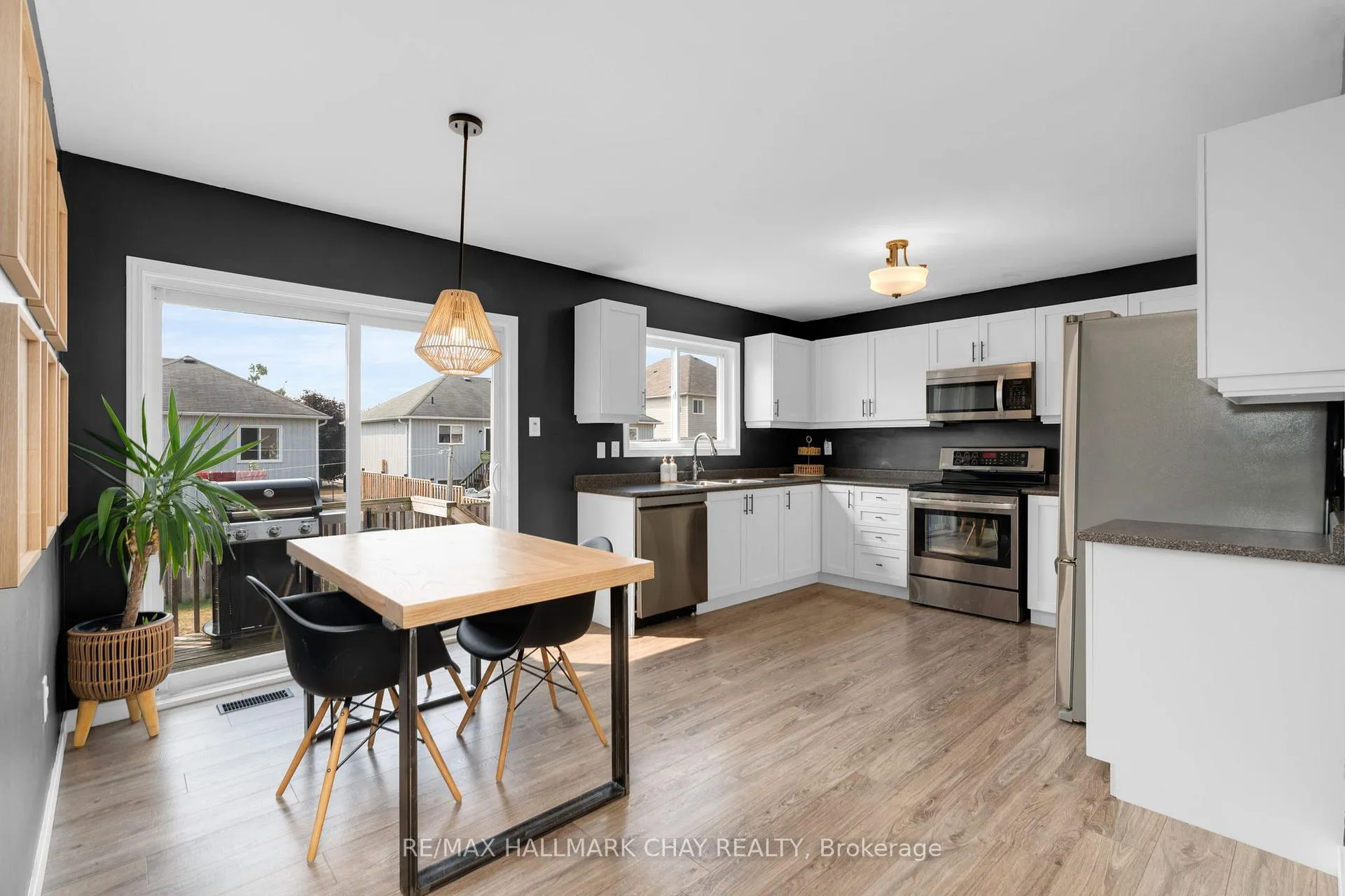 Photo 9 of 204 Forest Crescent, Clearview, Stayner — HOMEH