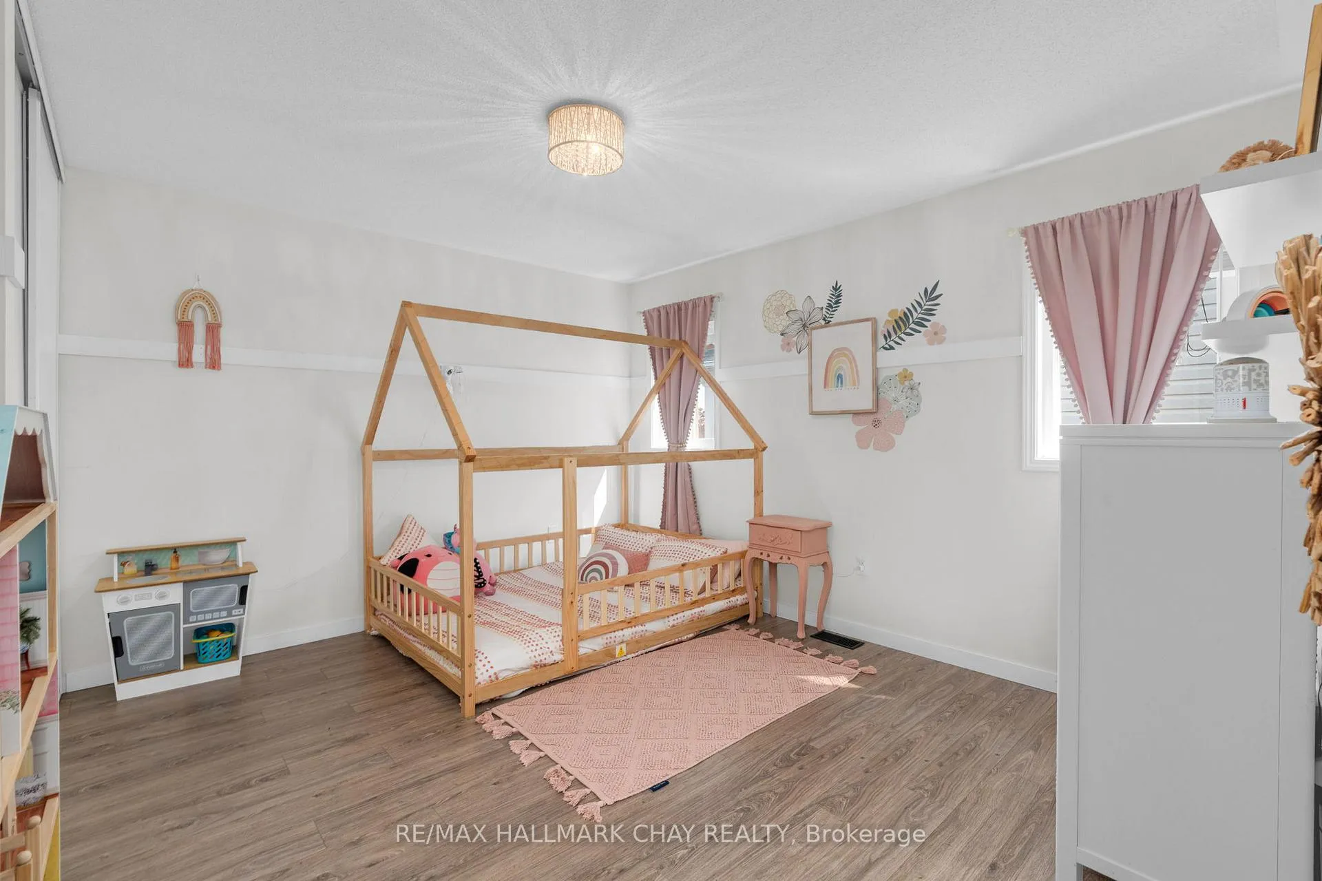 Photo 14 of 204 Forest Crescent, Clearview, Stayner — HOMEH