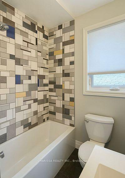 Photo 8 of Unit Upper, 37 Kingslea Drive, Hamilton, Huntington — HOMEH