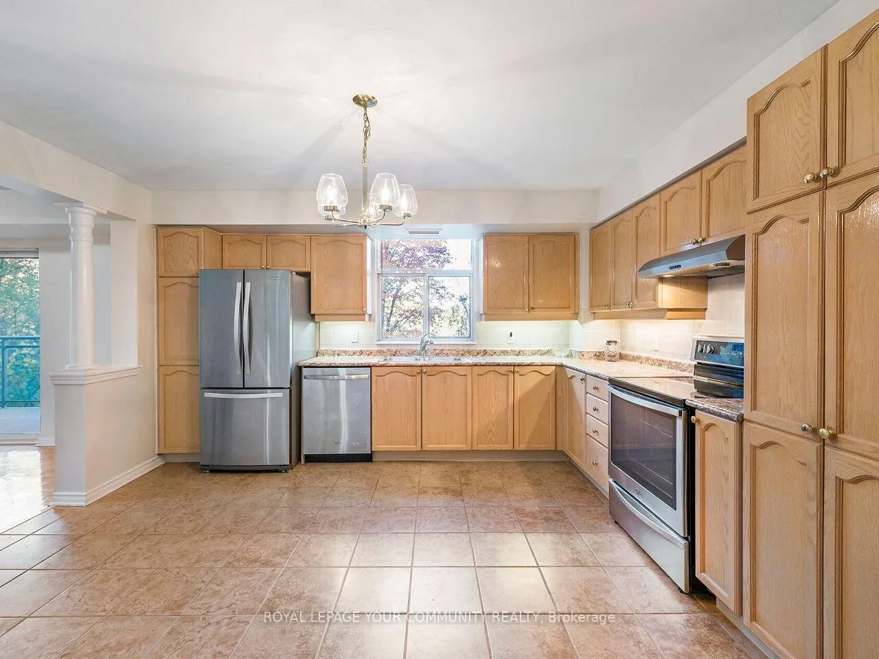 Photo 3 of Unit 202, 2506 Rutherford Road, Vaughan, Maple — HOMEH