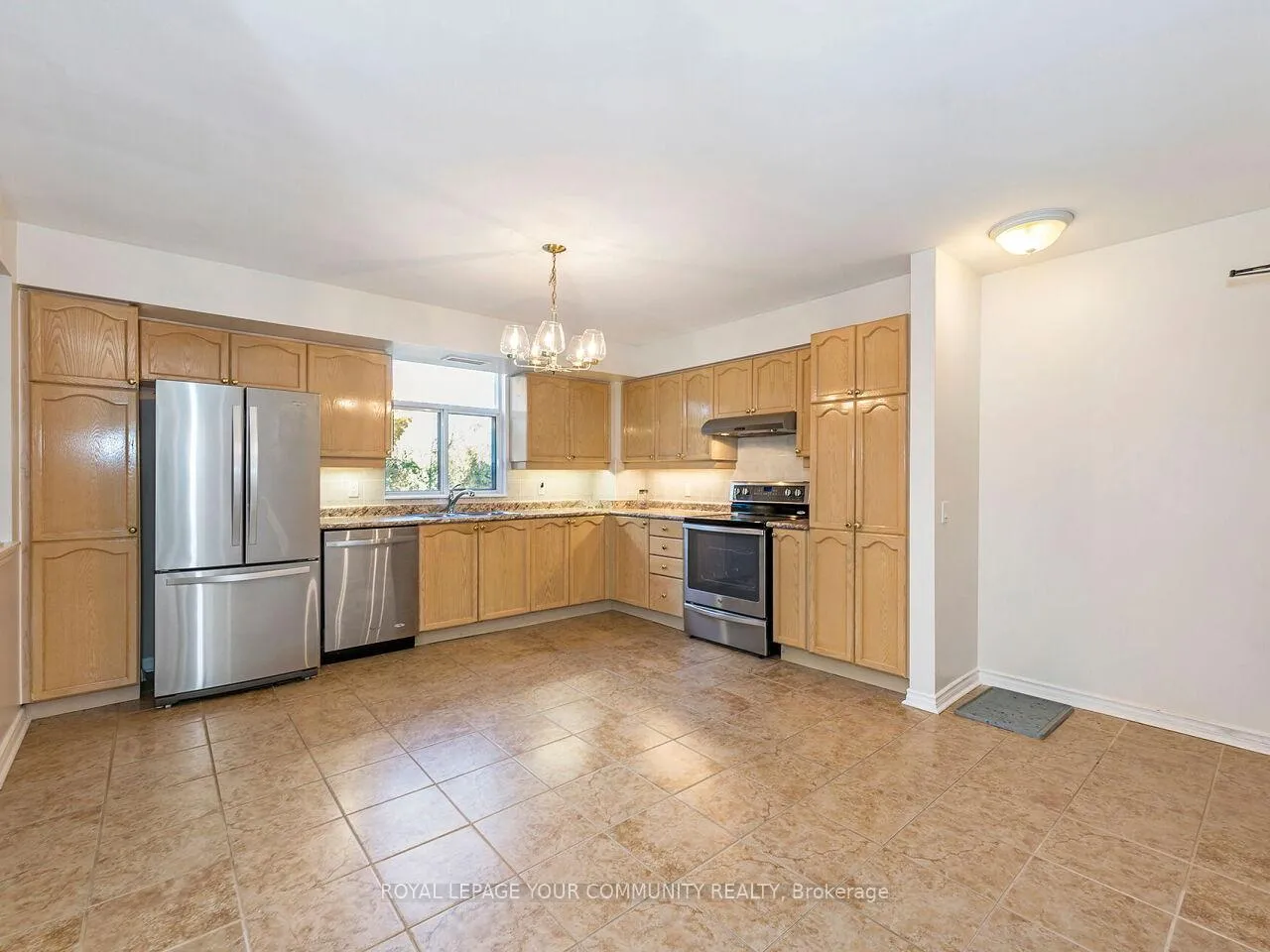 Photo 4 of Unit 202, 2506 Rutherford Road, Vaughan, Maple — HOMEH