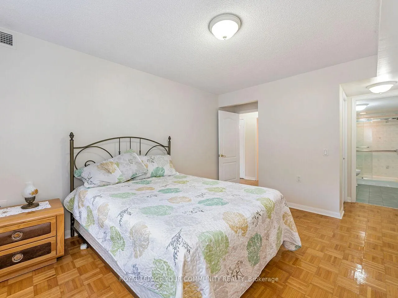 Photo 13 of Unit 202, 2506 Rutherford Road, Vaughan, Maple — HOMEH