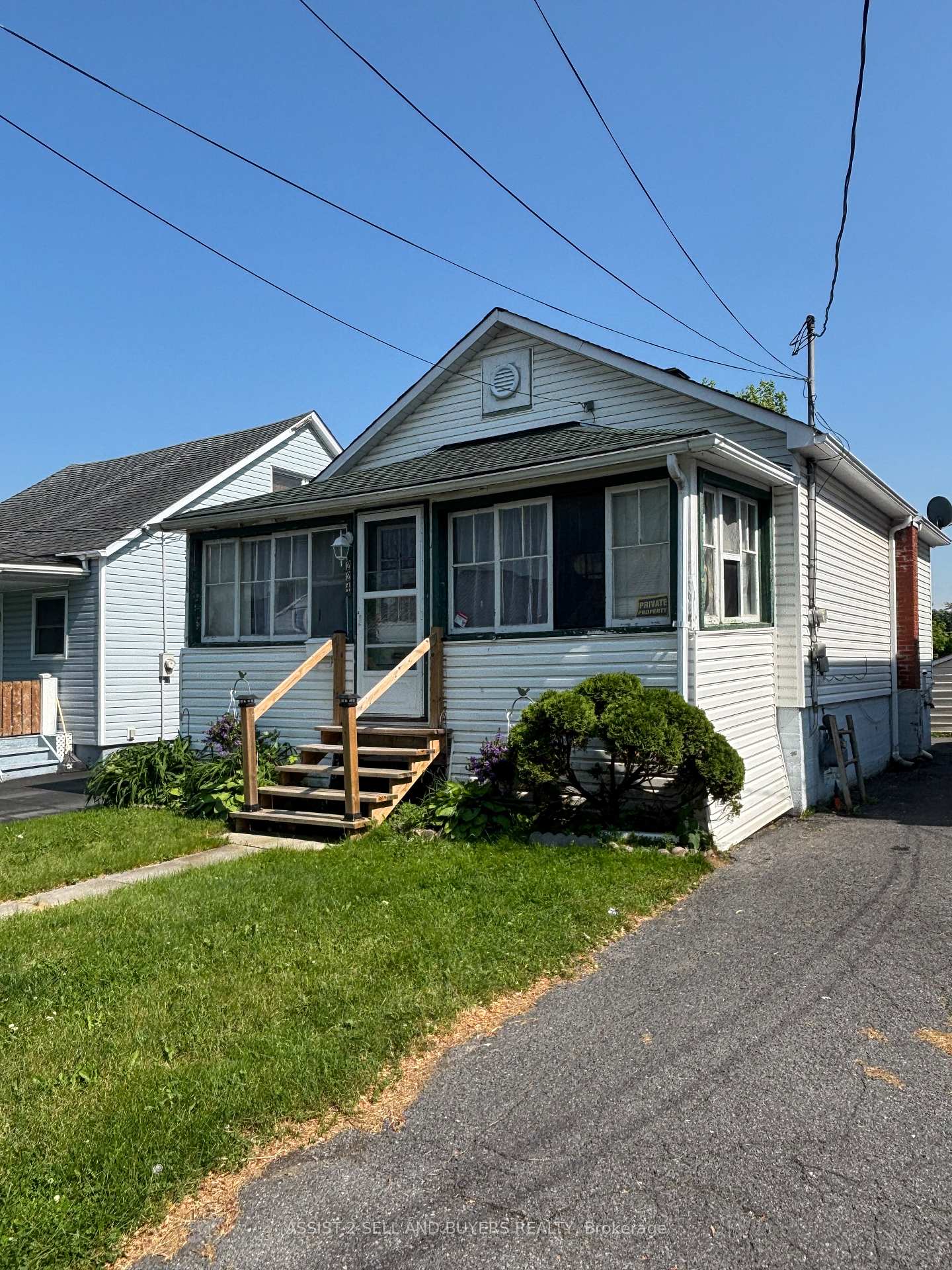 Photo 2 of 224 McGregor Avenue, Cornwall — HOMEH