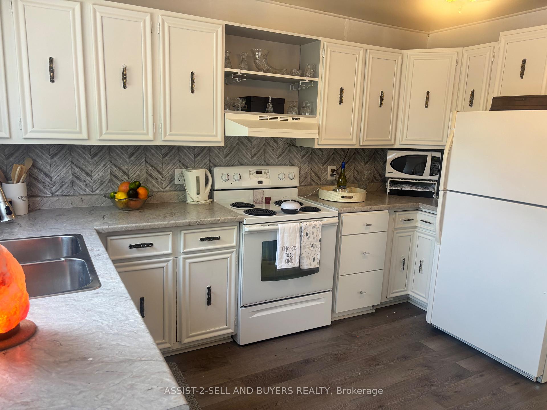 Photo 4 of 224 McGregor Avenue, Cornwall — HOMEH