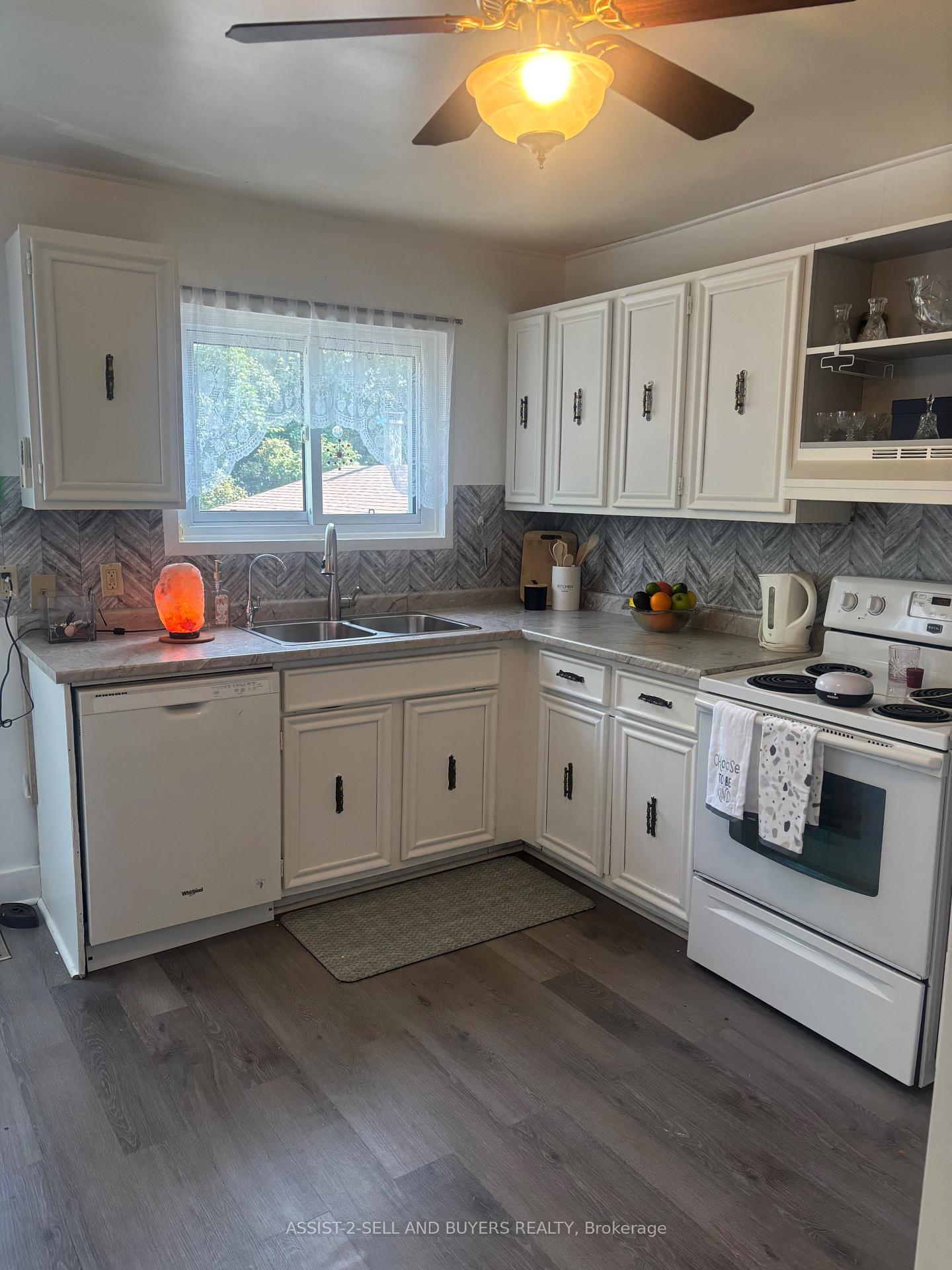 Photo 5 of 224 McGregor Avenue, Cornwall — HOMEH