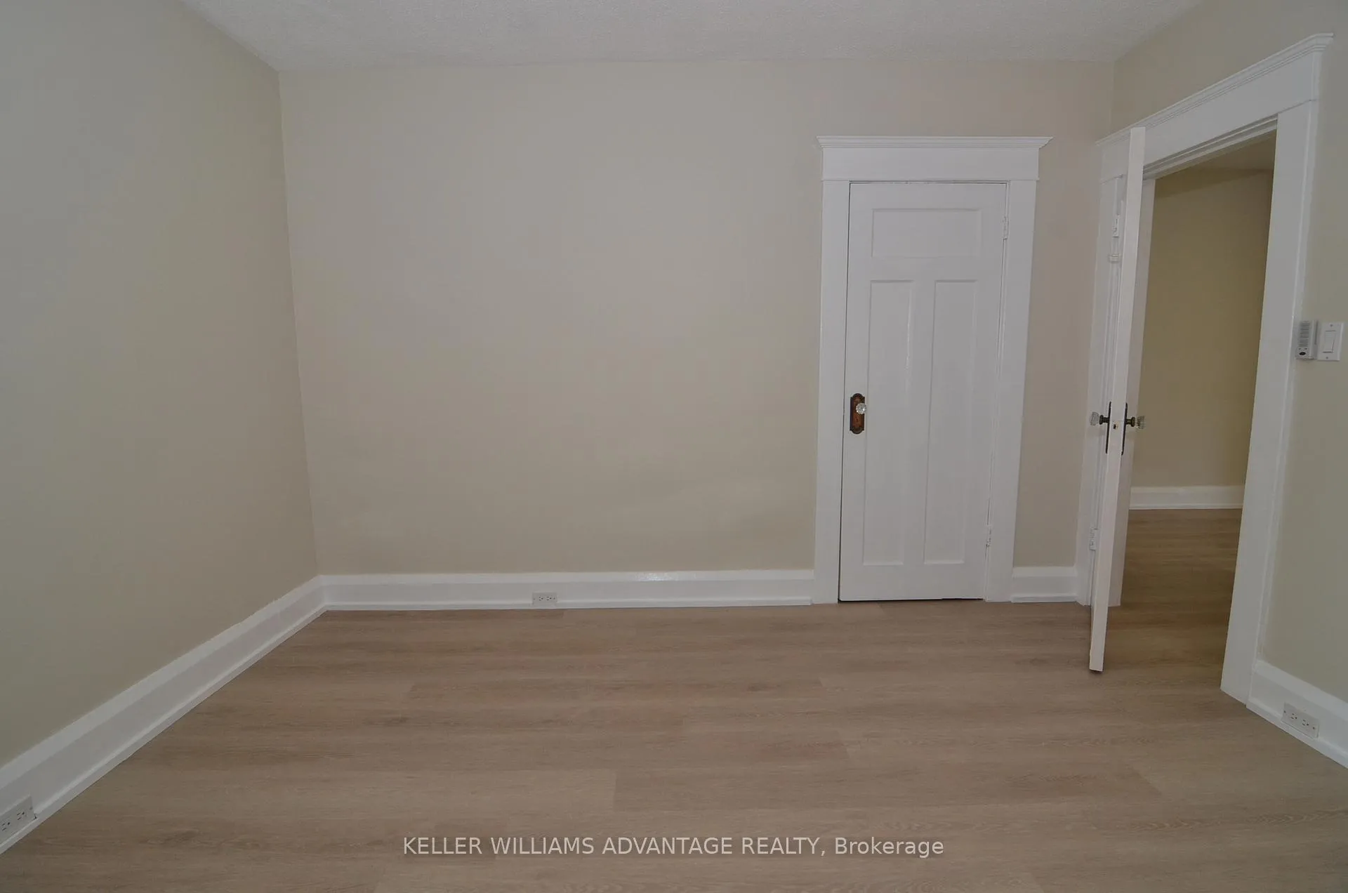 Photo 11 of Unit D, 6 Park Avenue, Toronto, The Beaches — HOMEH