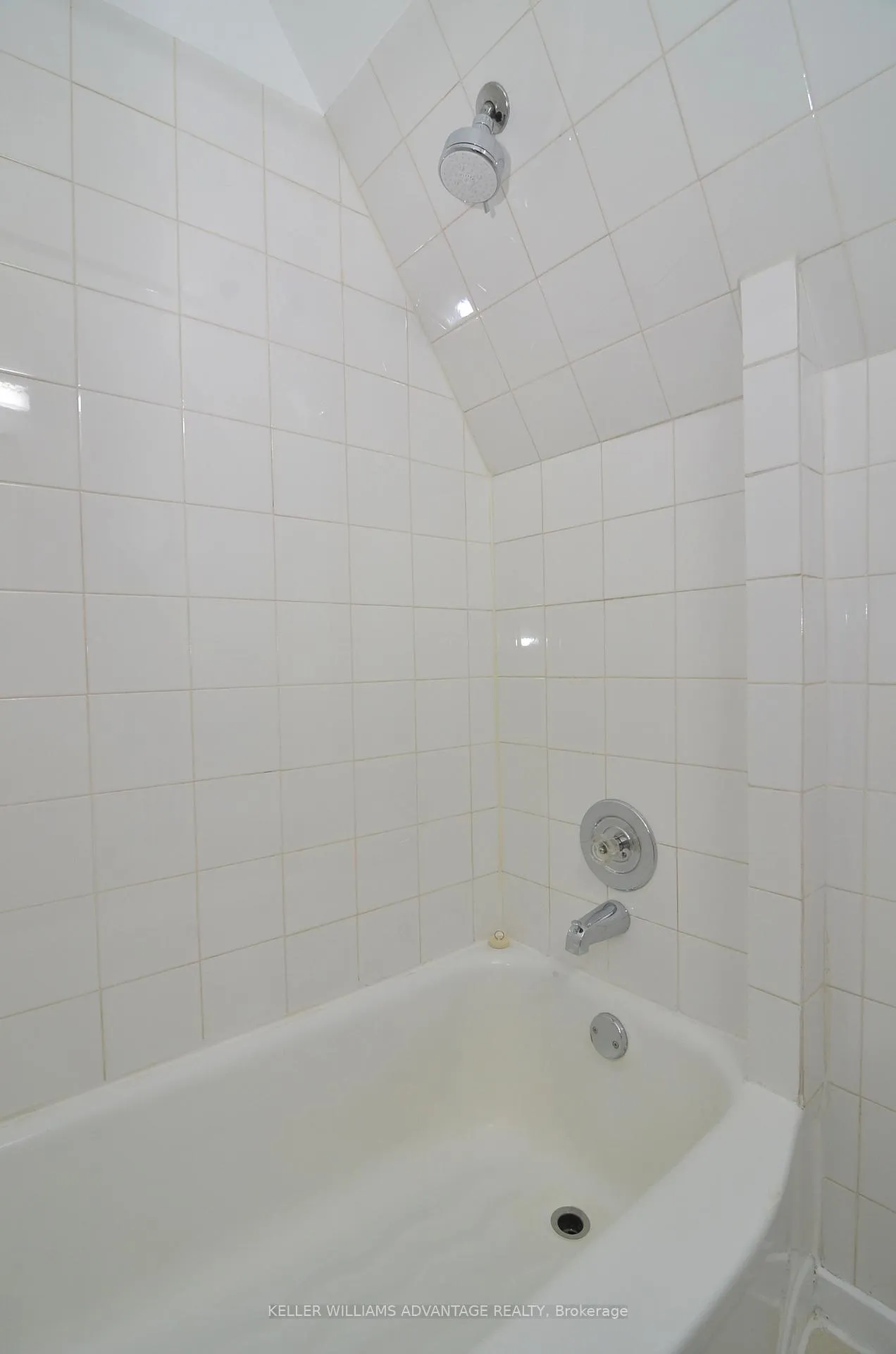 Photo 14 of Unit D, 6 Park Avenue, Toronto, The Beaches — HOMEH