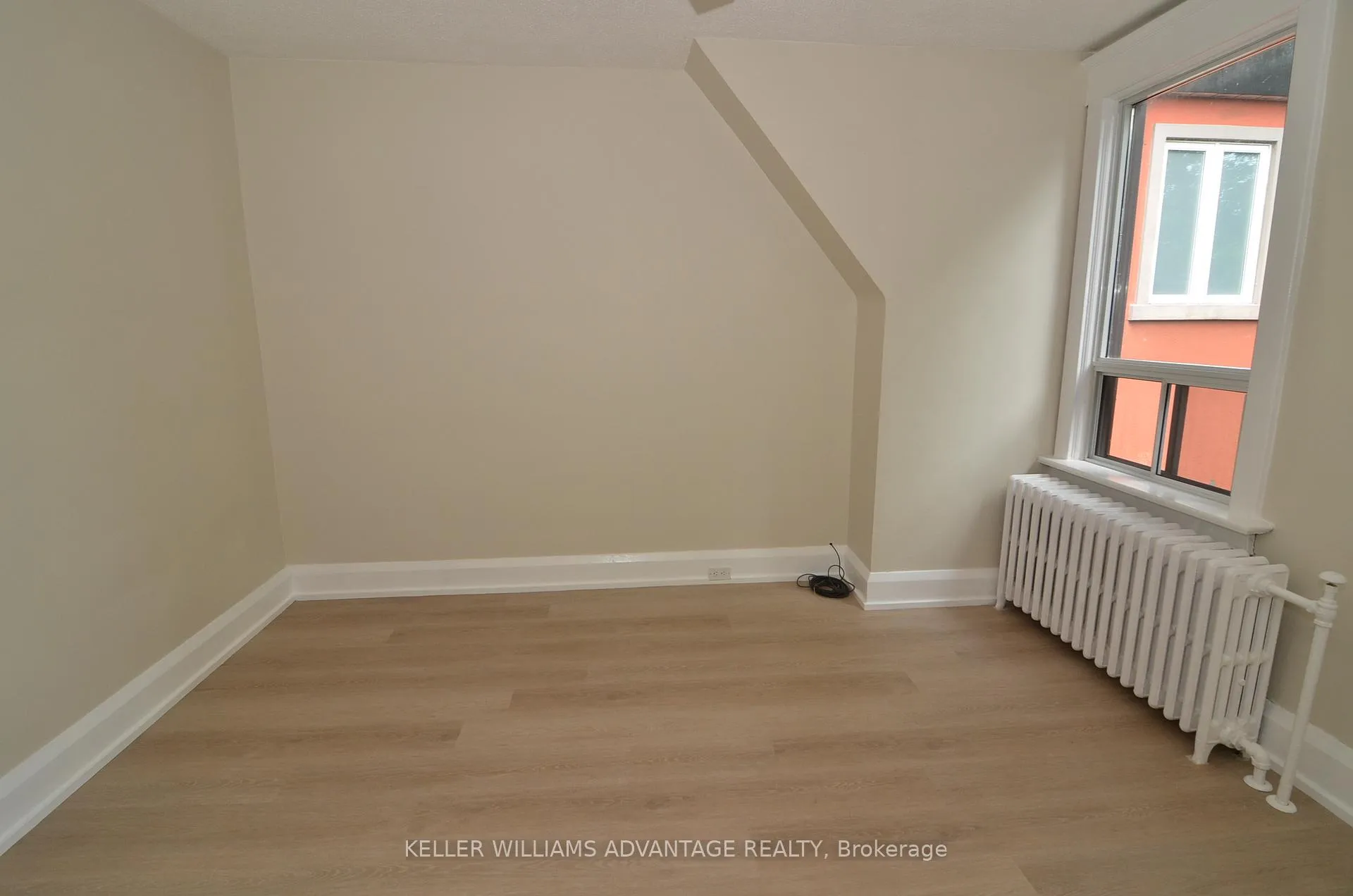 Photo 15 of Unit D, 6 Park Avenue, Toronto, The Beaches — HOMEH