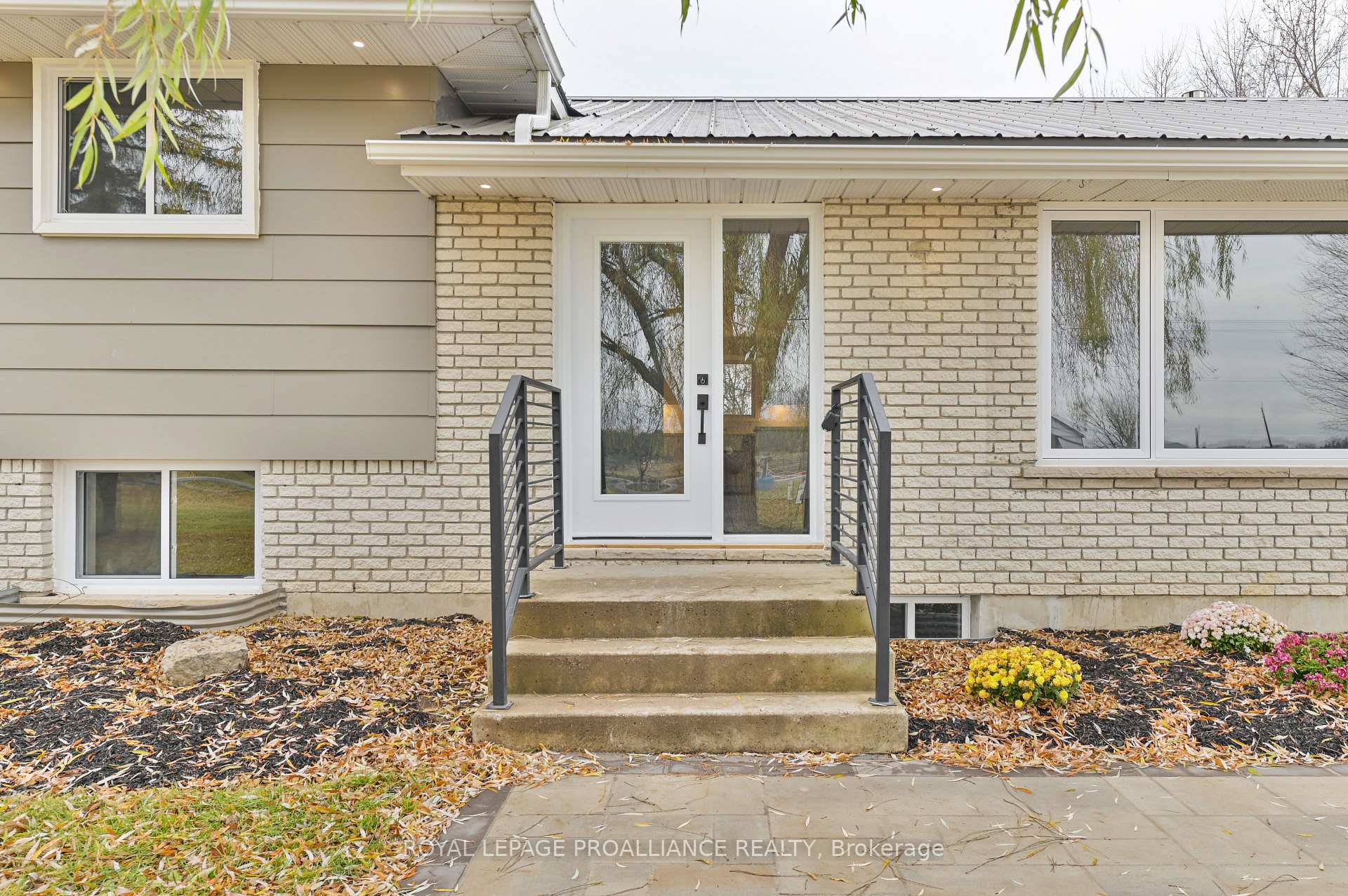 Photo 3 of 3213 Highway 37, Belleville, Thurlow Ward — HOMEH