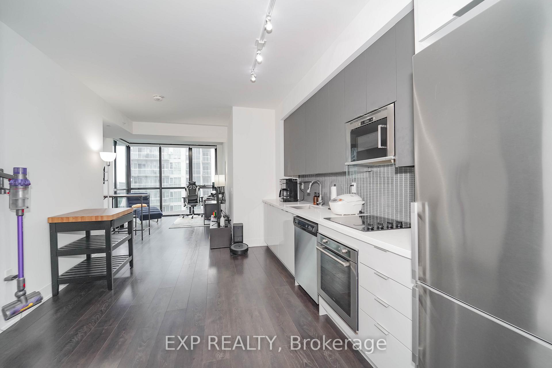 Photo 3 of Unit 418, 2916 Highway 7 Road, Vaughan, Concord — HOMEH