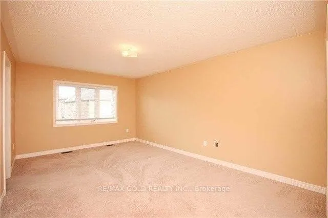 Photo 9 of 6 Antoine Street, Brampton, Northwest Brampton — HOMEH