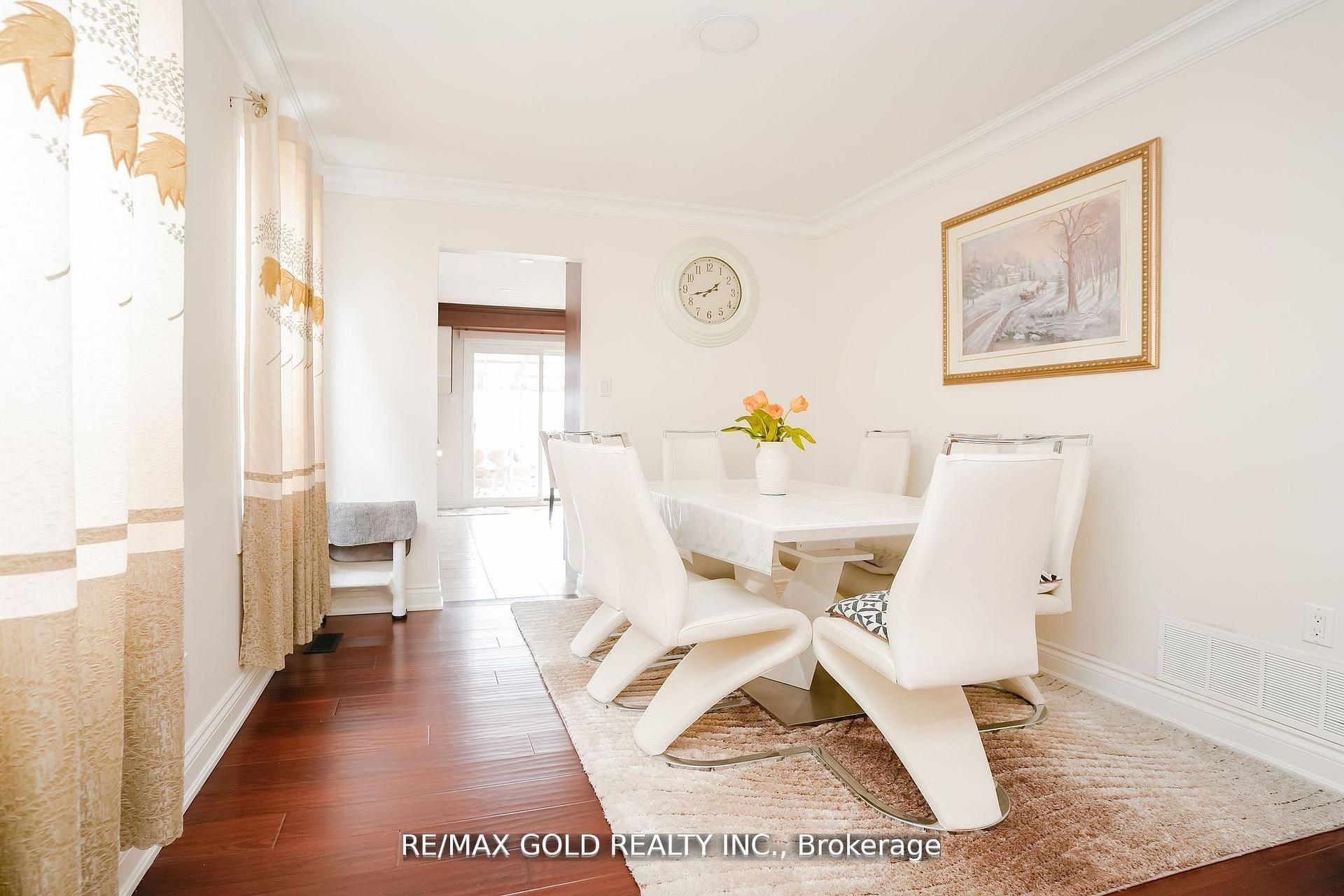 Photo 8 of 32 Myrtle Court, Brampton, Central Park — HOMEH