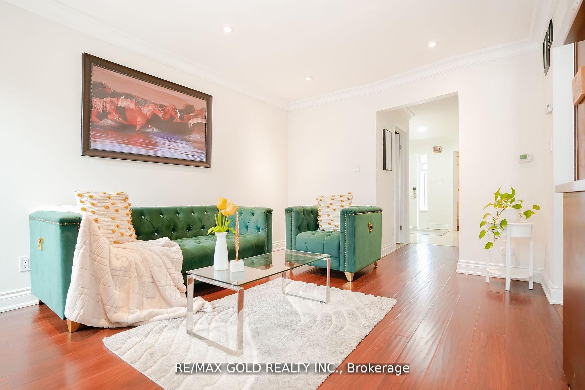 Photo 11 of 32 Myrtle Court, Brampton, Central Park — HOMEH