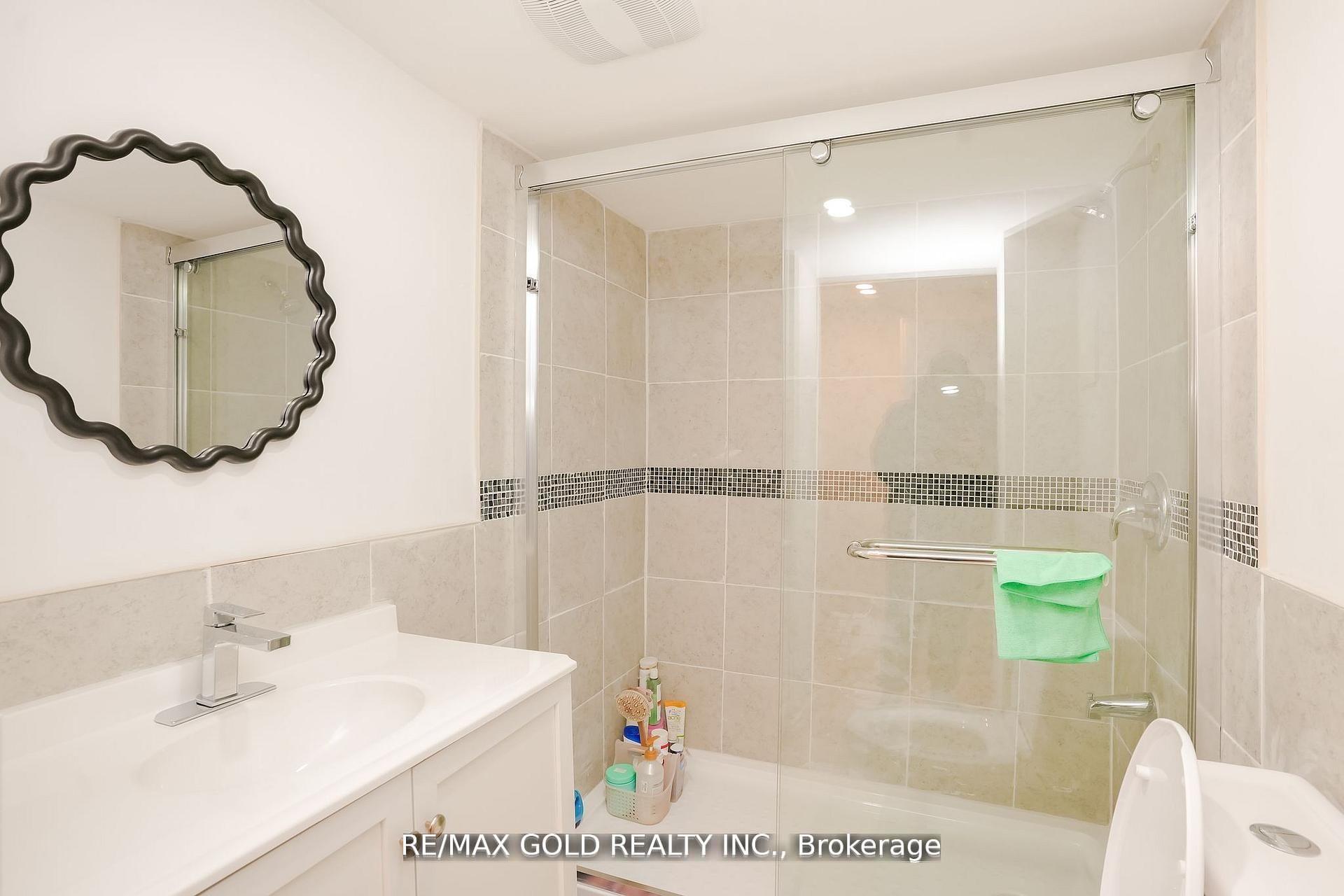 Photo 38 of 32 Myrtle Court, Brampton, Central Park — HOMEH