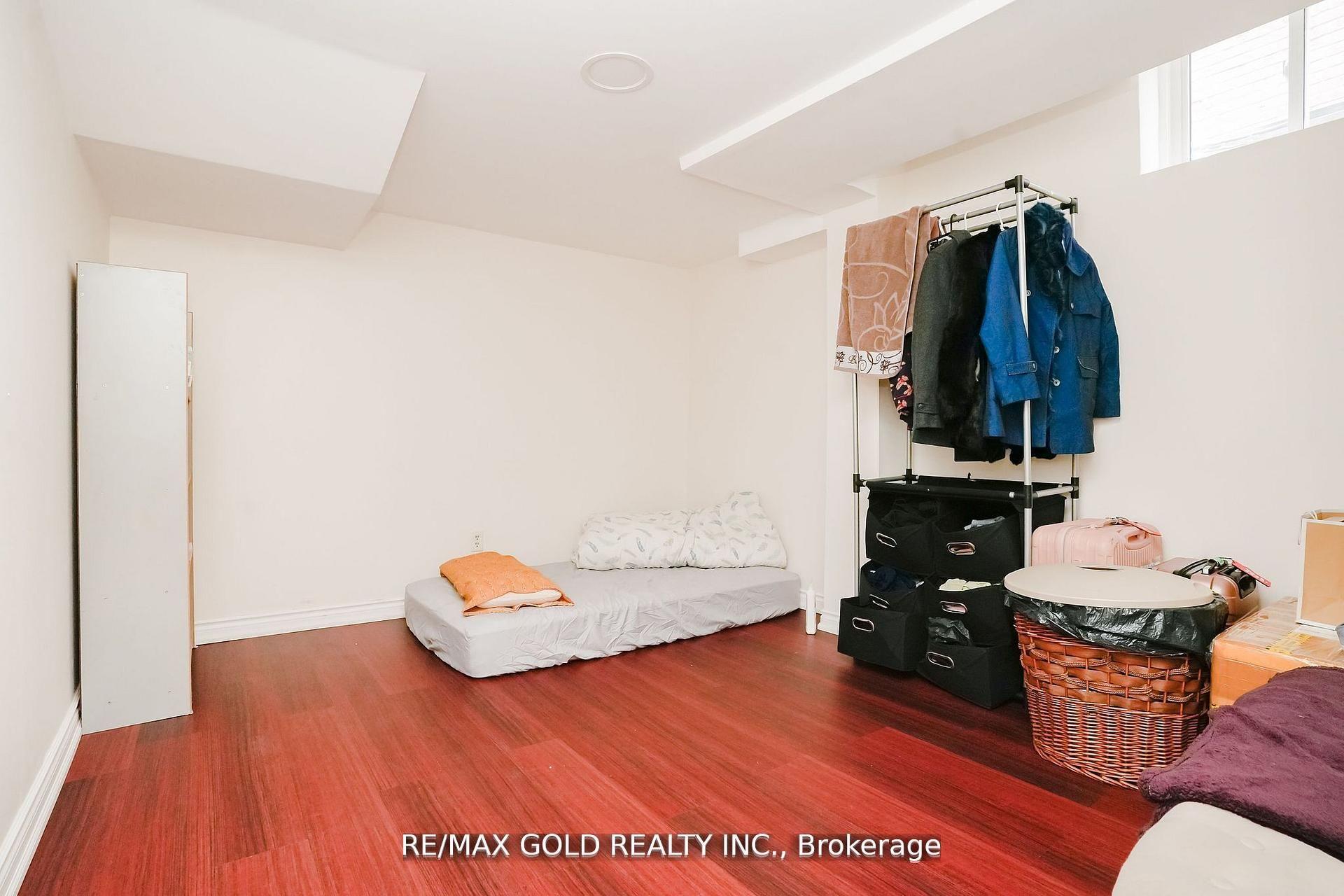 Photo 40 of 32 Myrtle Court, Brampton, Central Park — HOMEH
