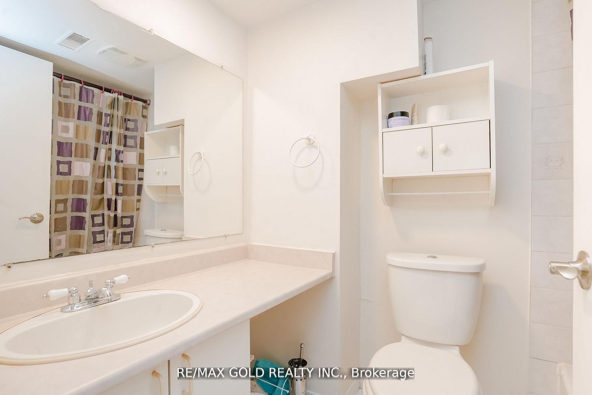 Photo 42 of 32 Myrtle Court, Brampton, Central Park — HOMEH
