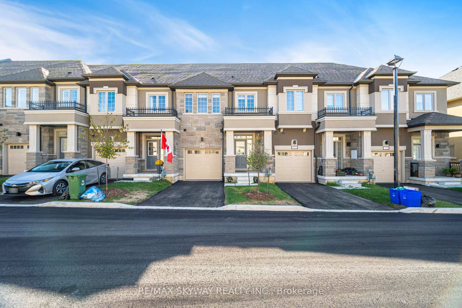 Photo 3 of Unit 102, 305 Garner Road W, Hamilton, Ancaster — HOMEH