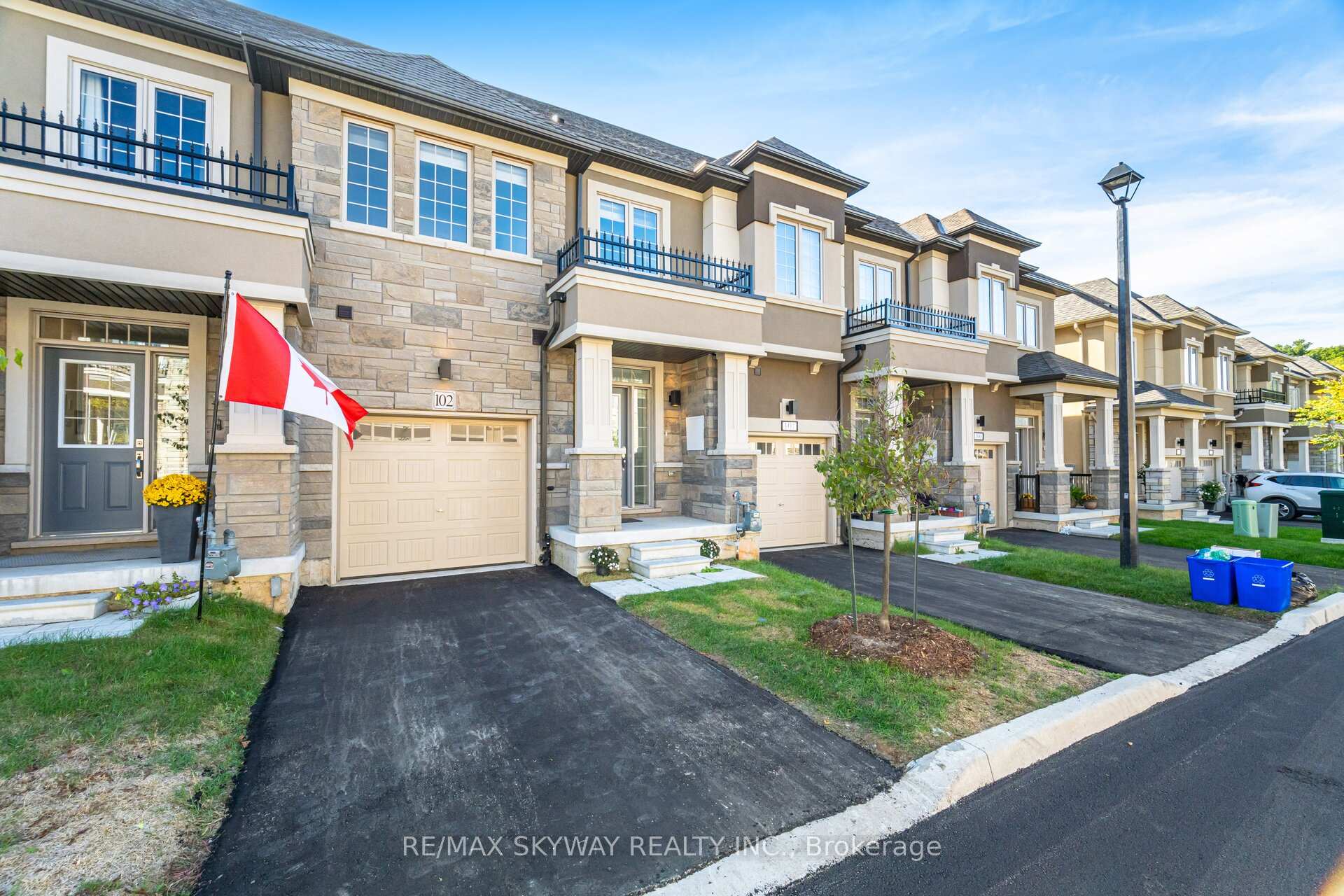 Photo 4 of Unit 102, 305 Garner Road W, Hamilton, Ancaster — HOMEH