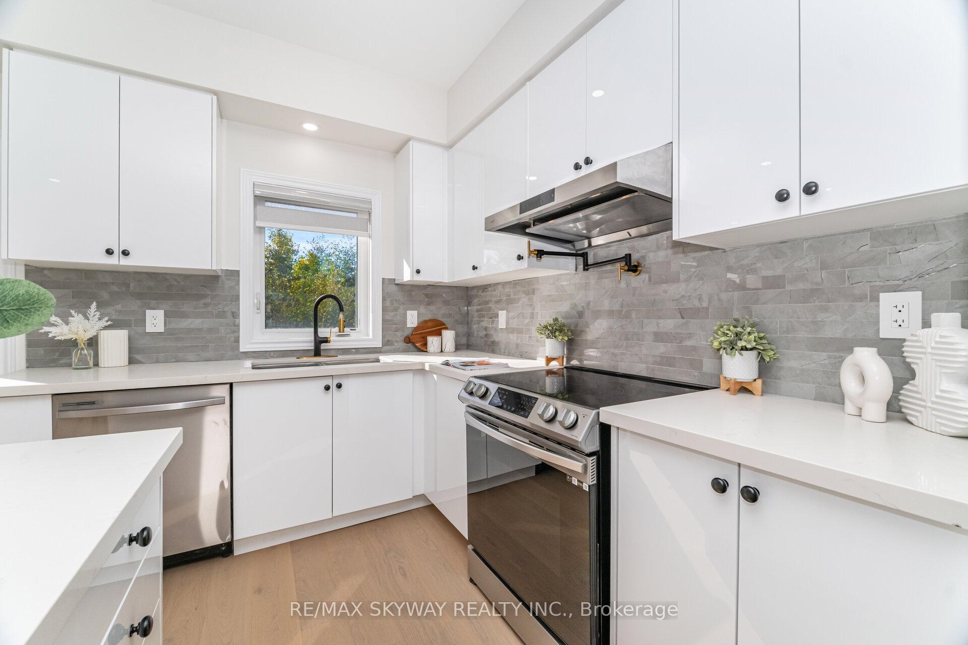 Photo 14 of Unit 102, 305 Garner Road W, Hamilton, Ancaster — HOMEH